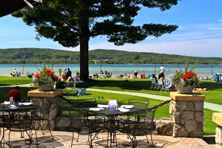 Beach House Restaurant on Deer Lake
