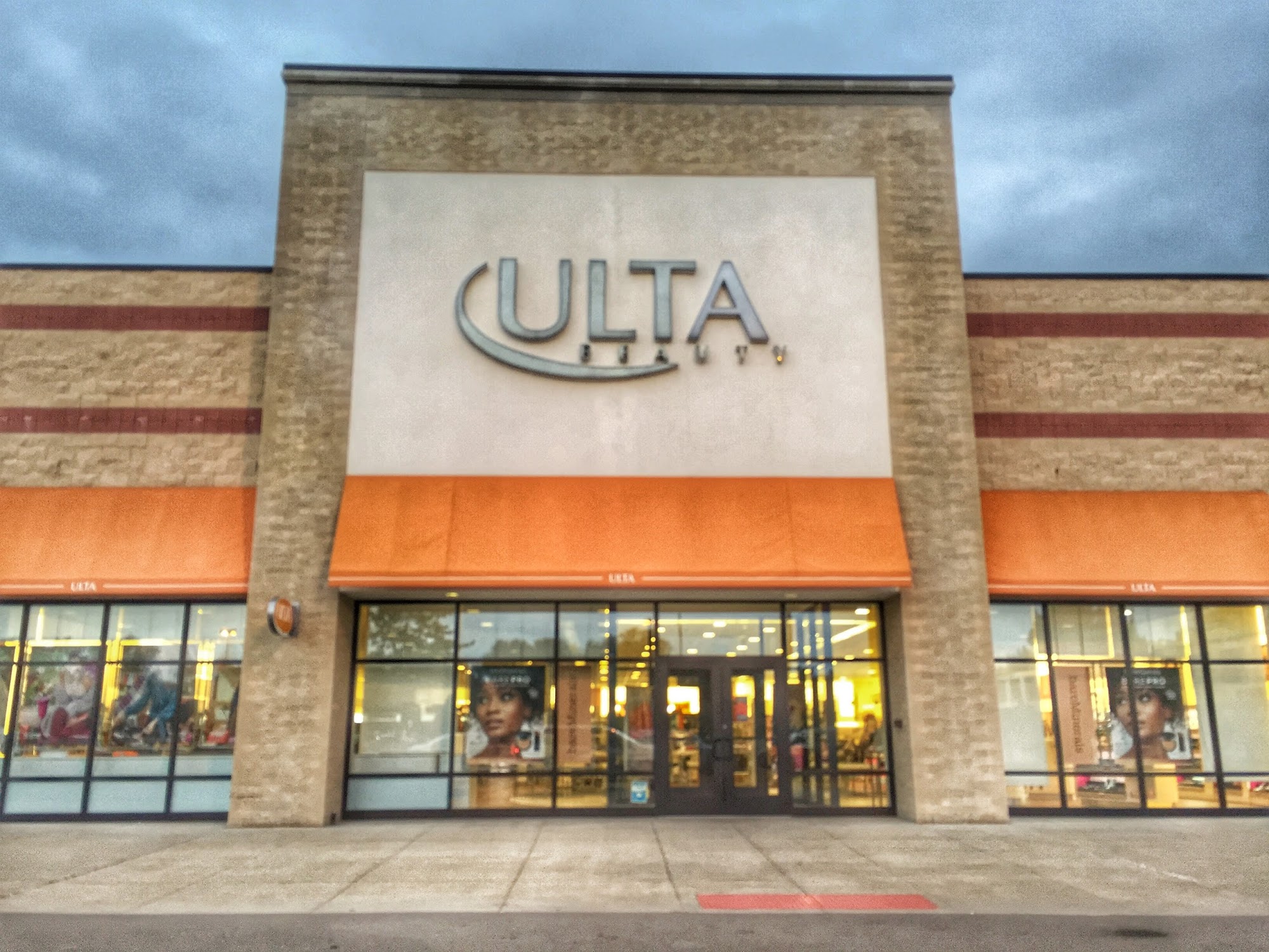 Ulta Beauty 4715 24th Ave Suite 300, Fort Gratiot Michigan 48059