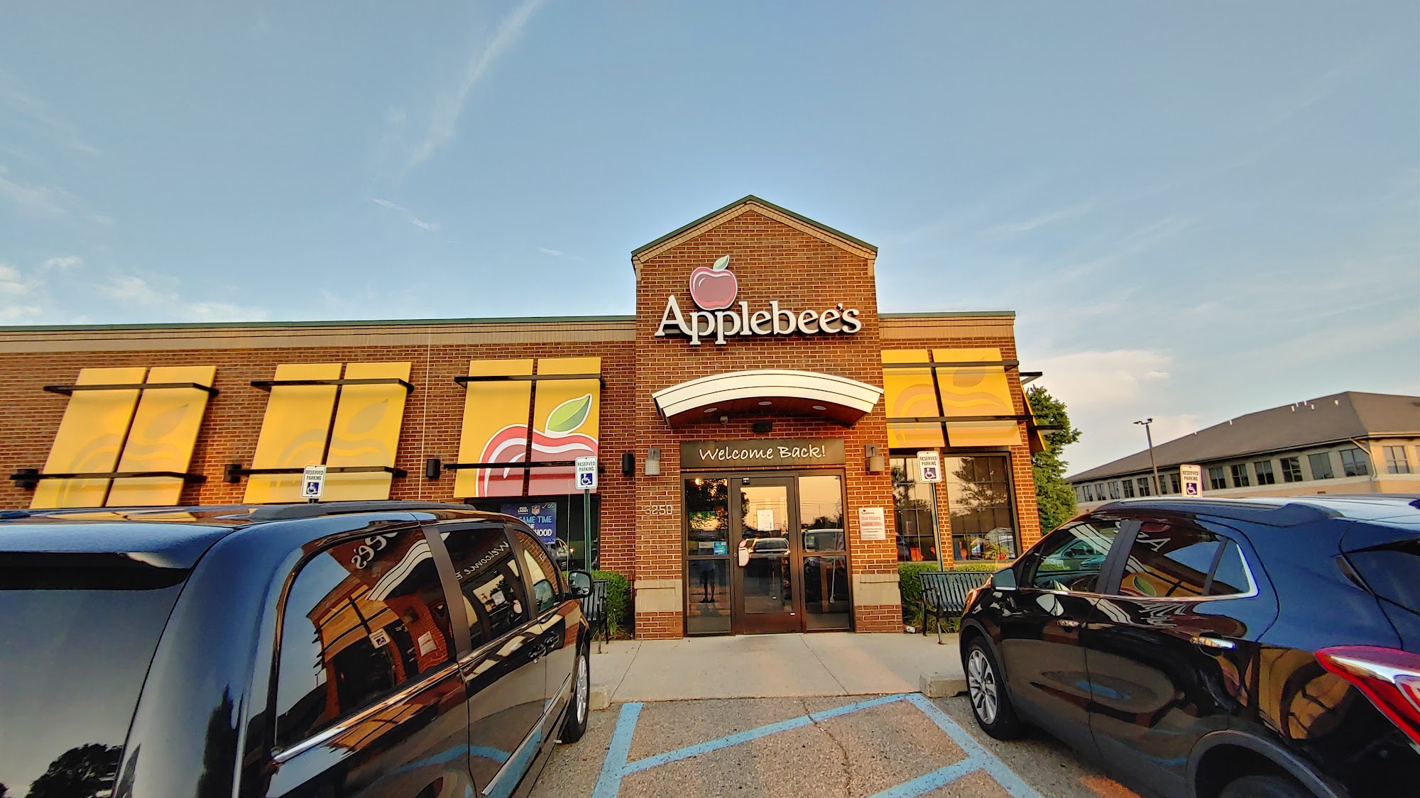 Applebee's Grill + Bar