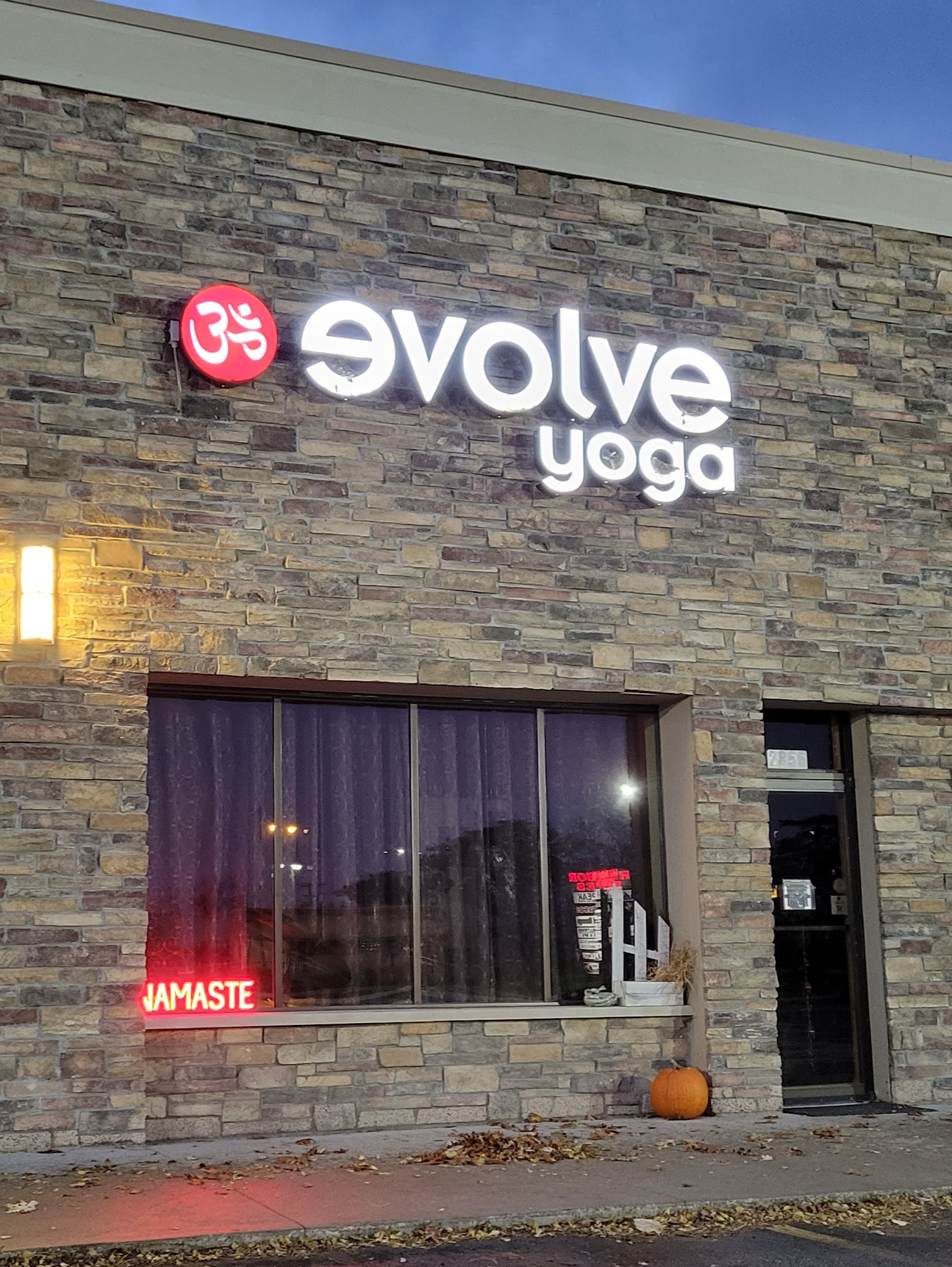 Evolve Yoga 2855 Orchard Lake Rd, Keego Harbor Michigan 48320