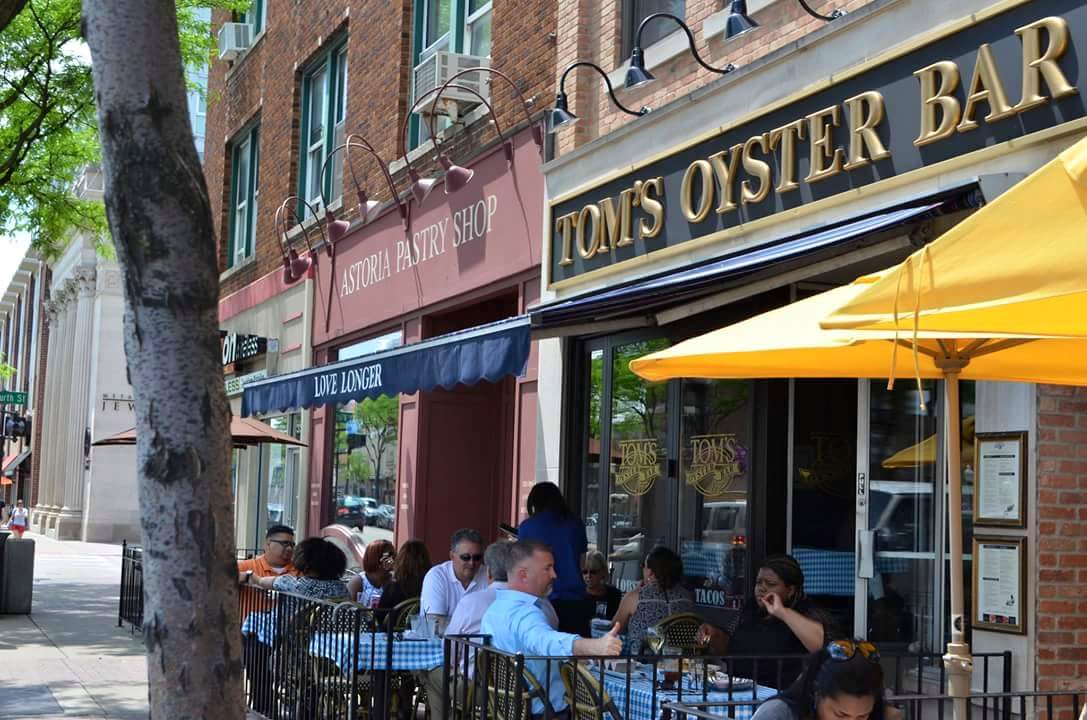 Tom's Oyster Bar