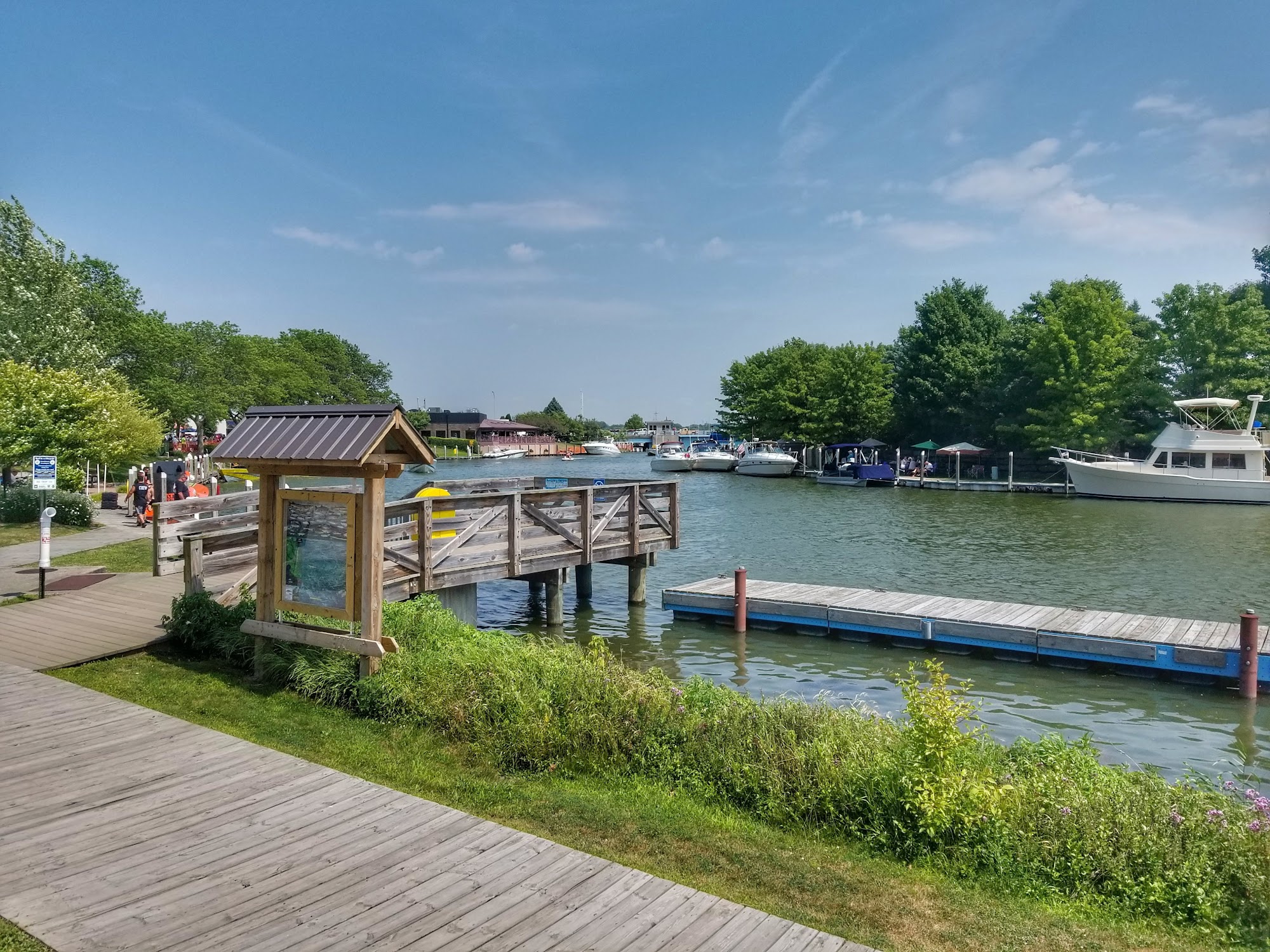 LaCroix's Riverside Pub