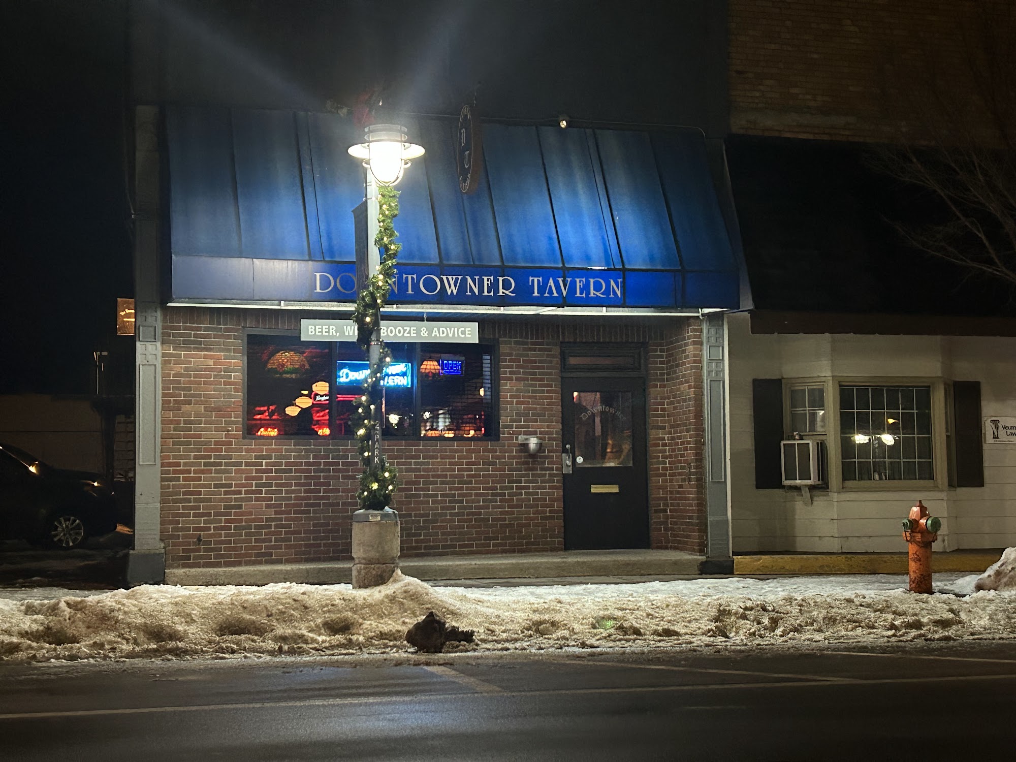 Downtowner tavern