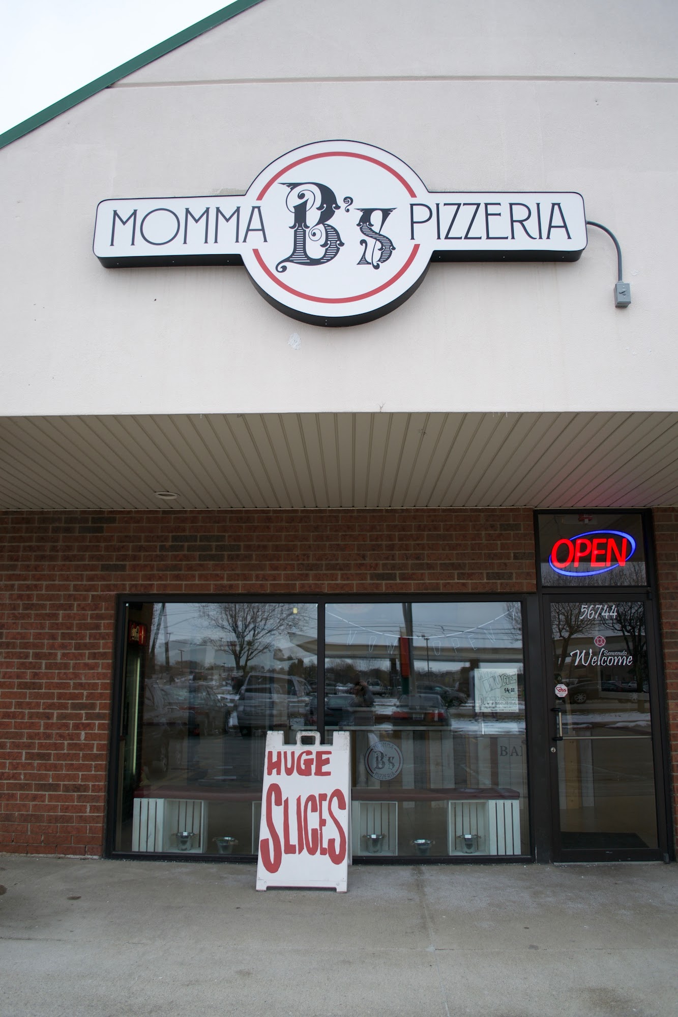 Momma B's Pizzeria