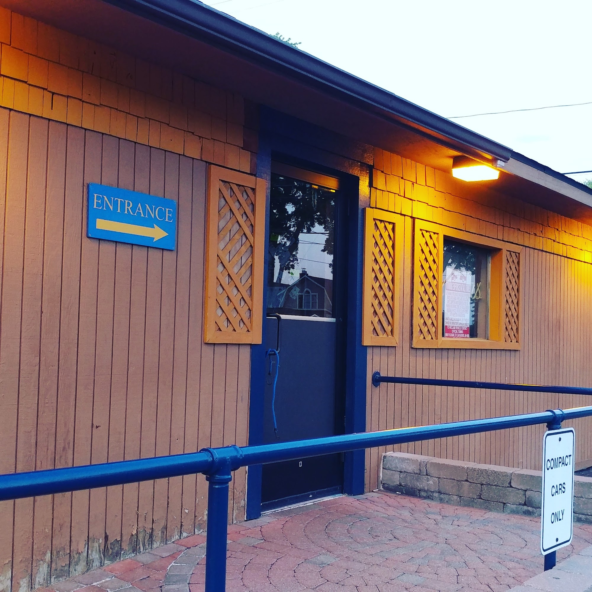 Blue Goose Inn, St. Clair Shores Menu, Reviews (230), Photos (49