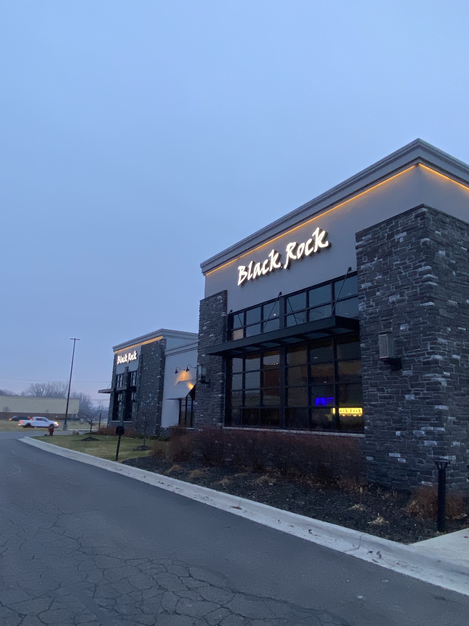 Black Rock Bar & Grill - Utica