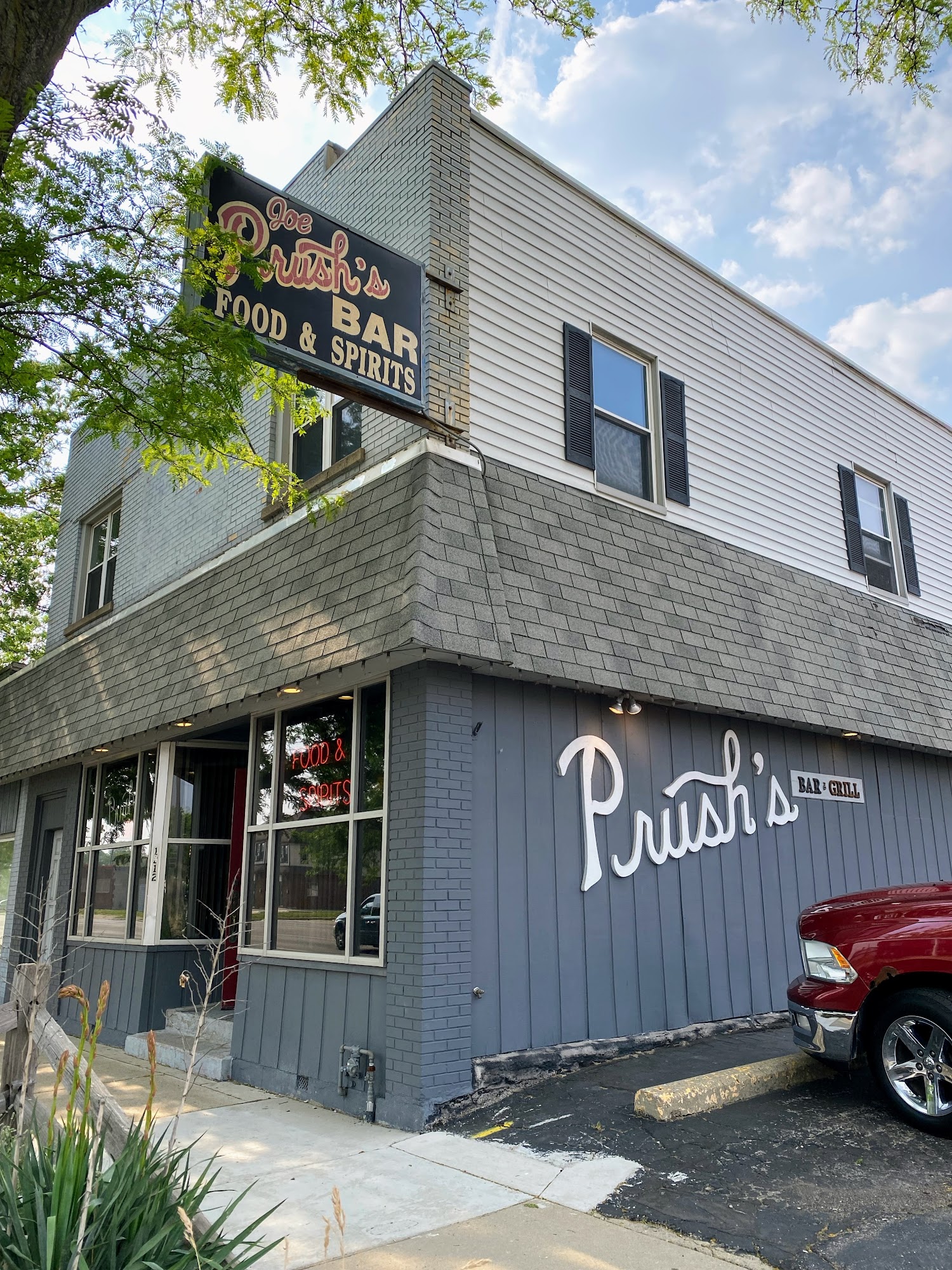 Prush's Bar & Grill