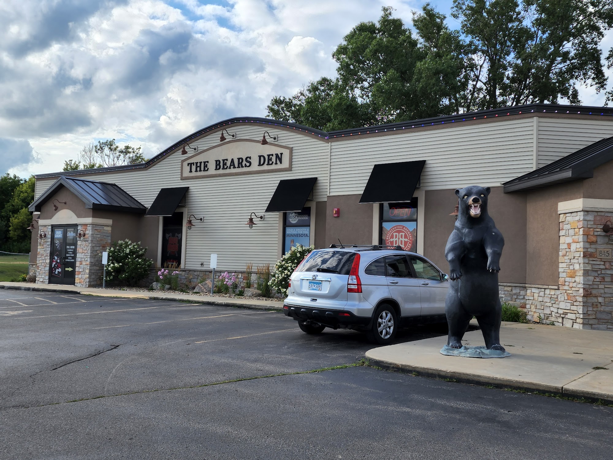 Bears Den Sports Bar & Eatery