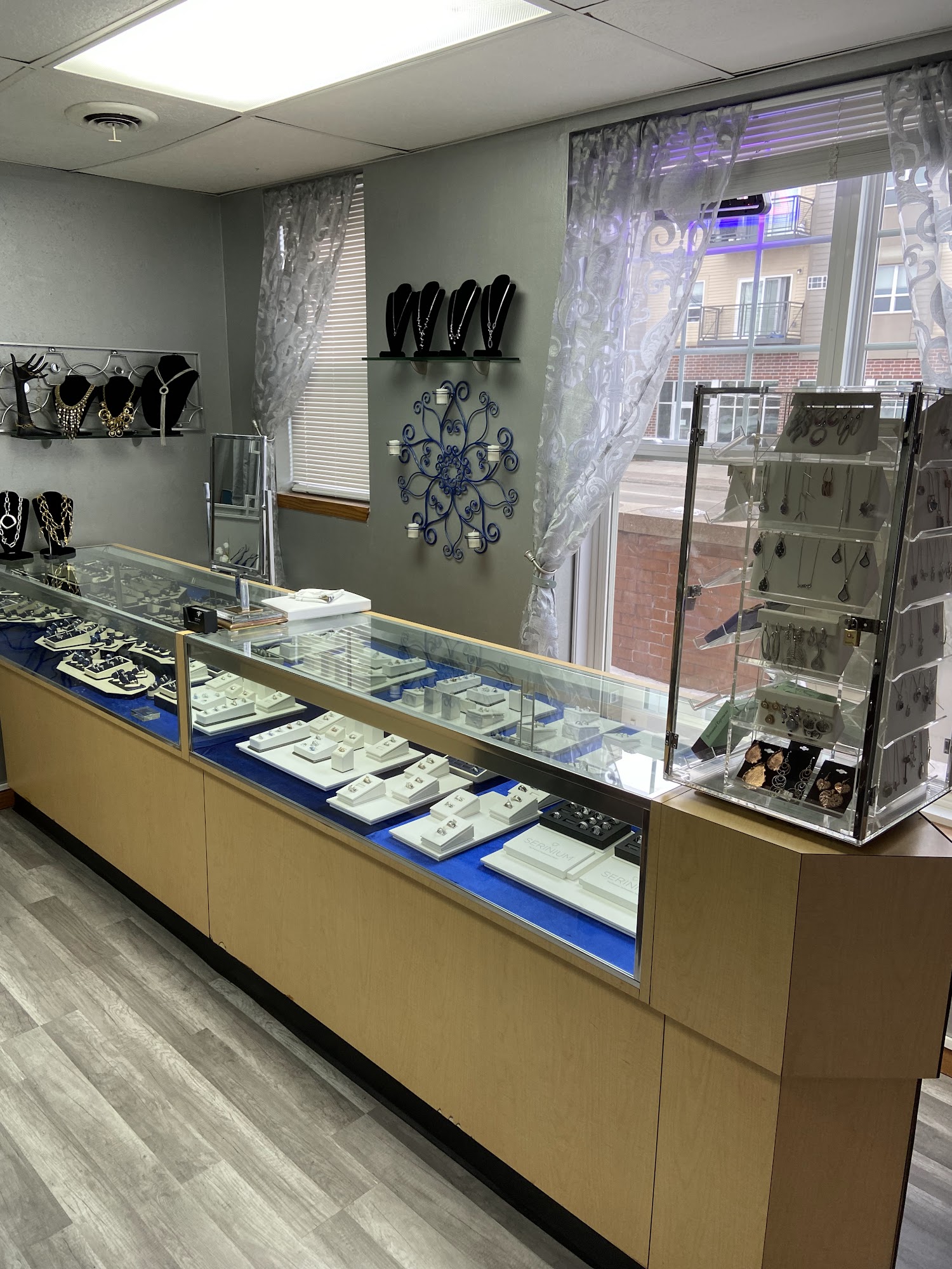 Fox Fine Jewelers 401 Demers Ave, East Grand Forks Minnesota 56721