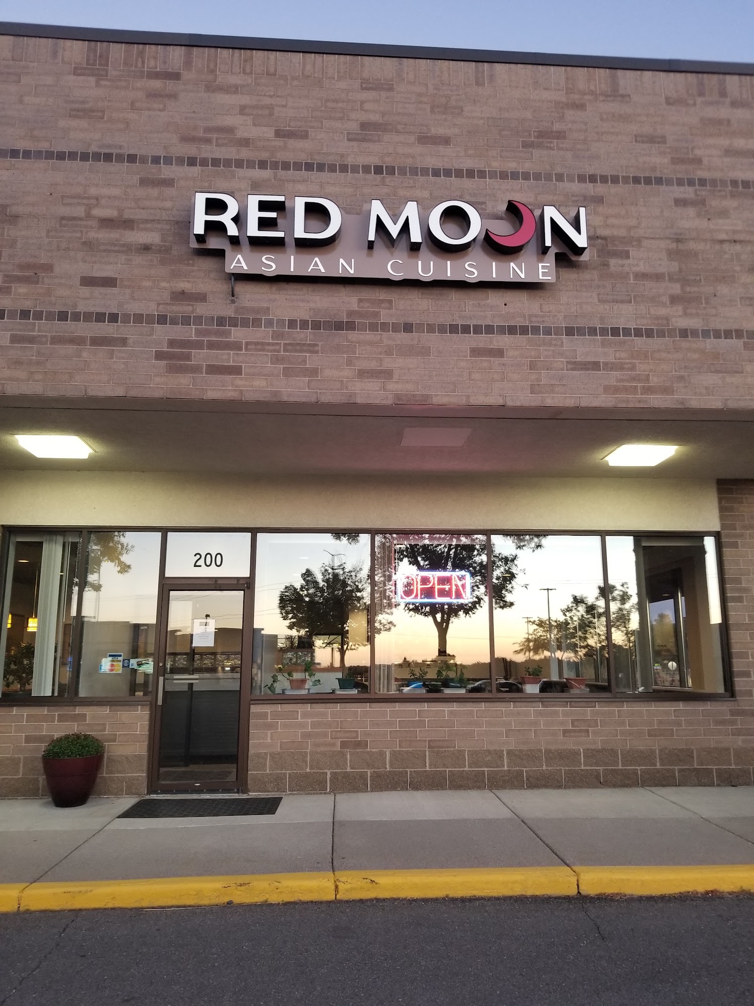 Red Moon Asian Cuisine