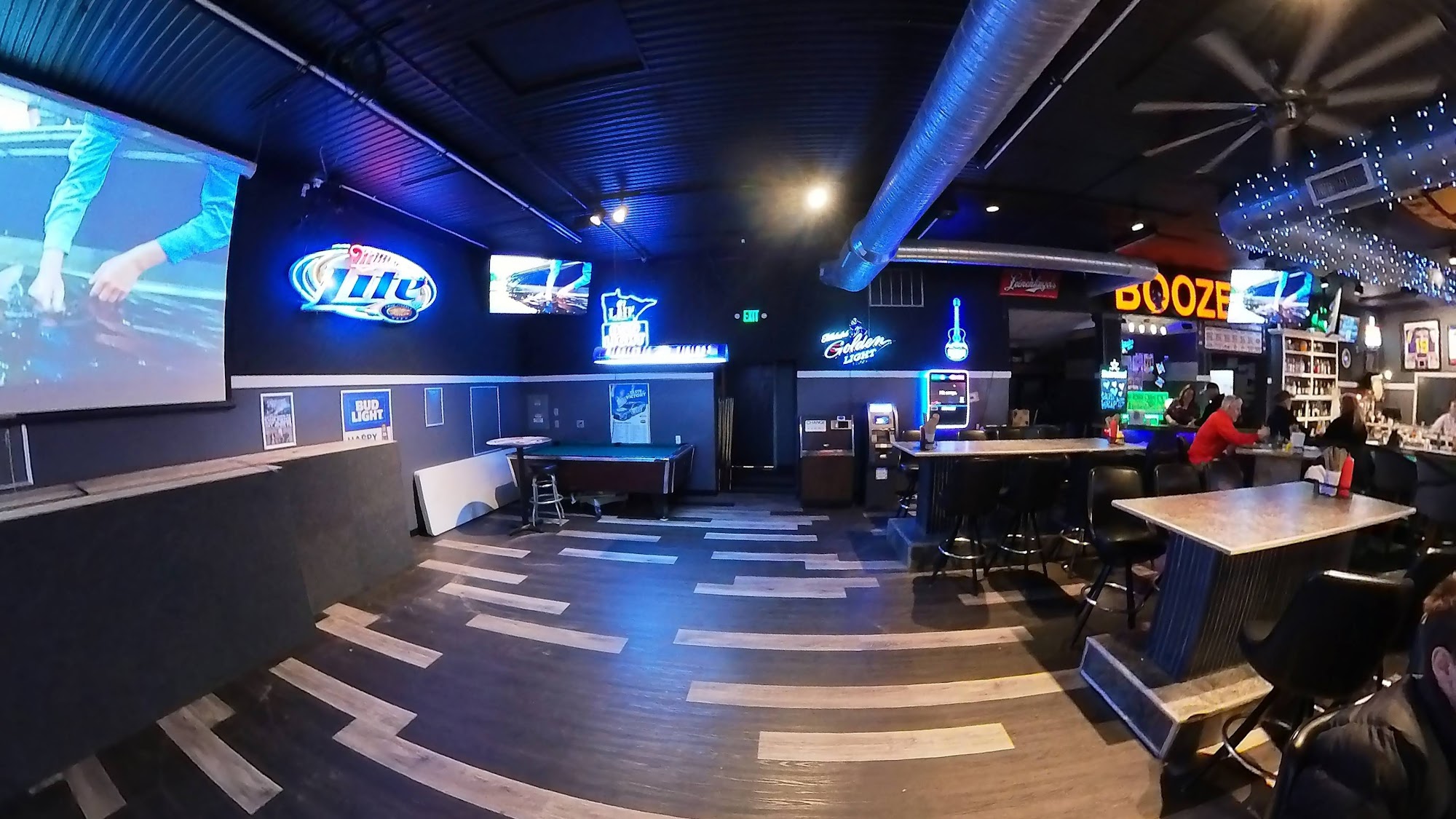 End Zone Bar & Grill