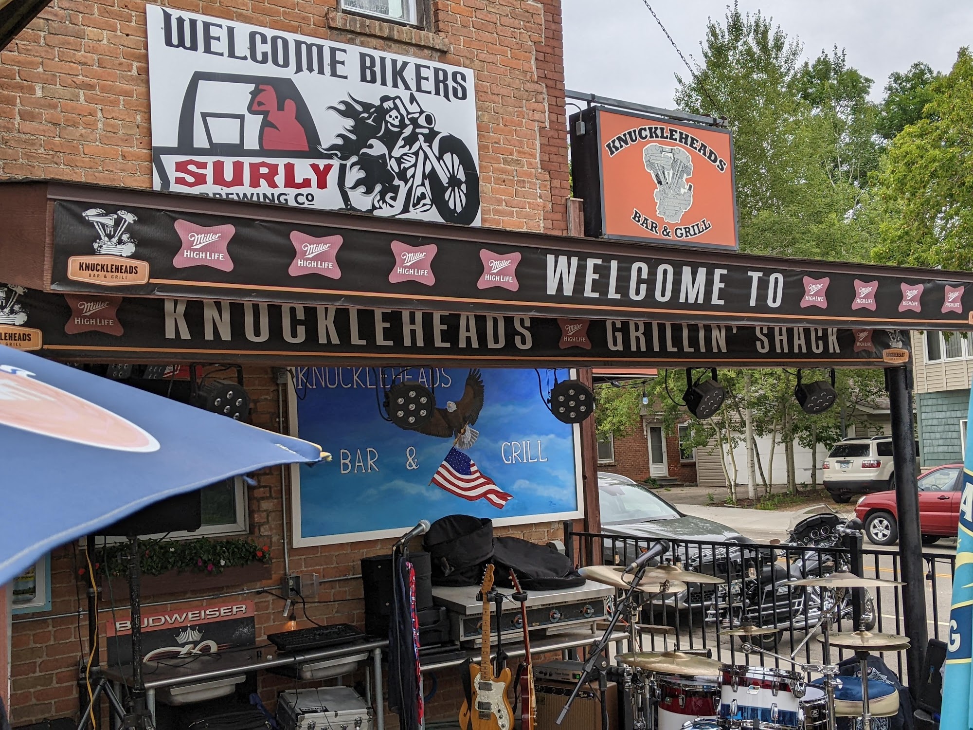 Knucklehead's Bar and Grill