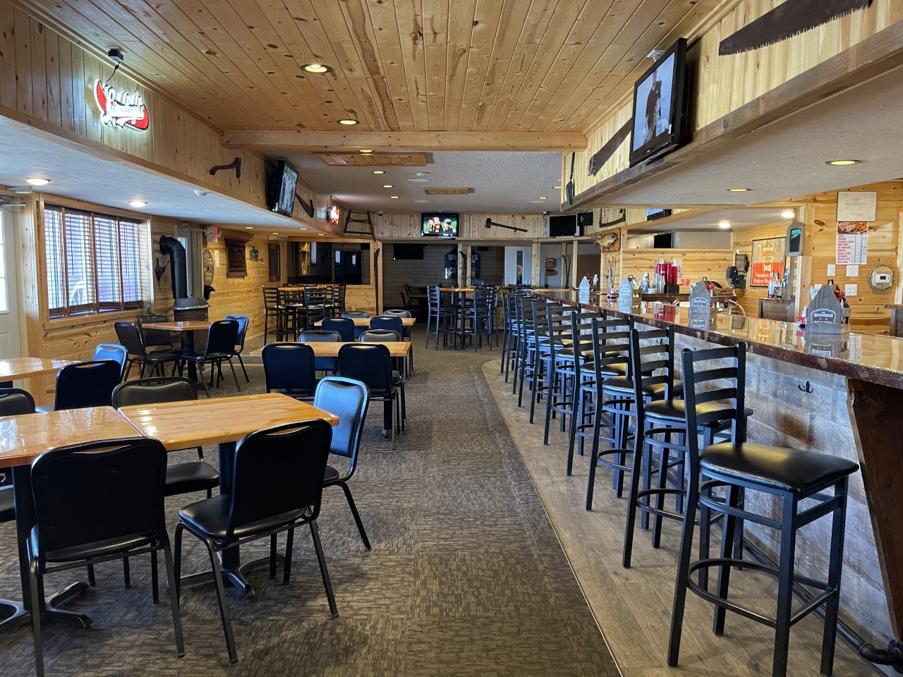 The Woodshed Bar & Grill