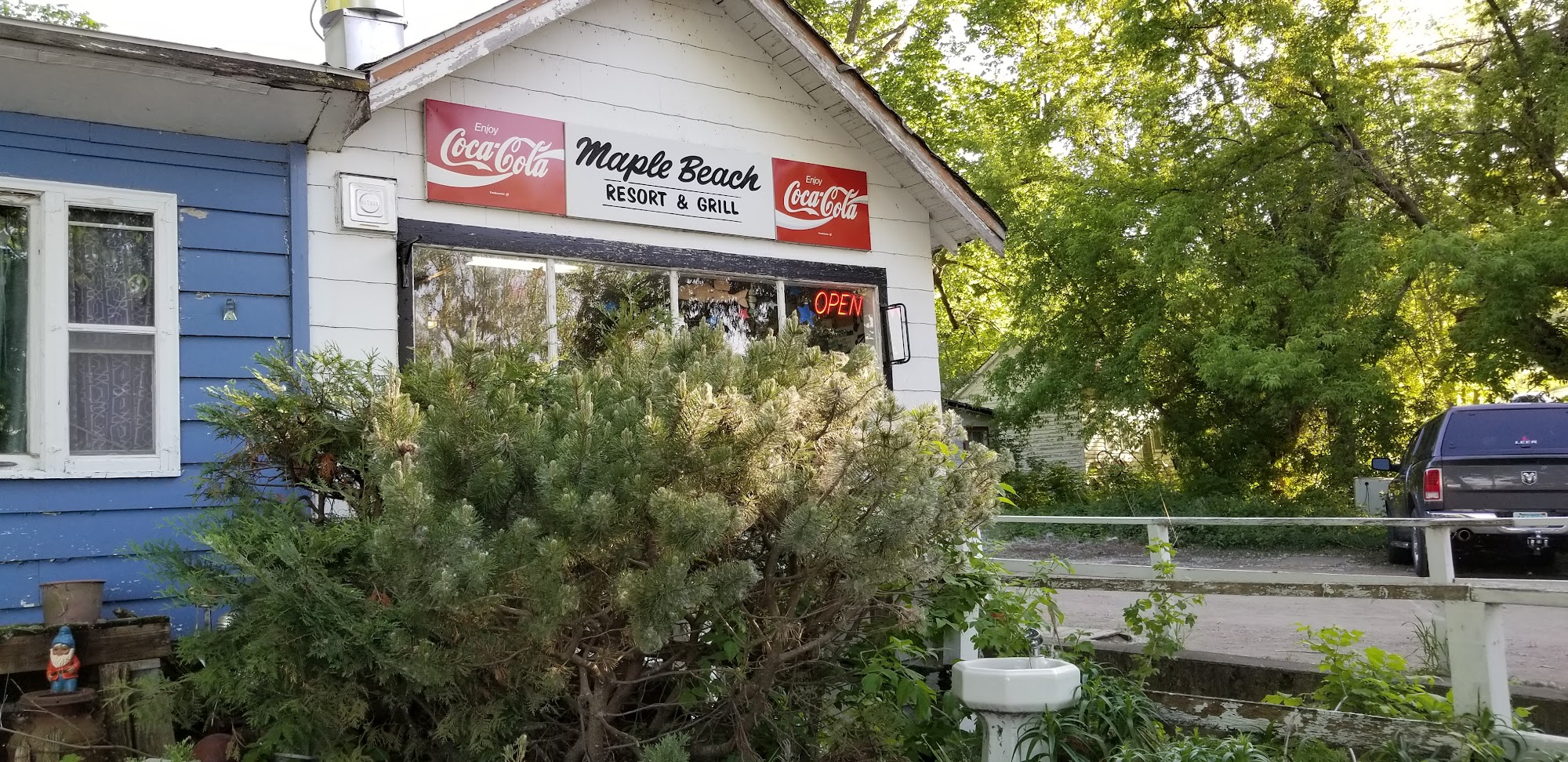 Maple Beach Burgers