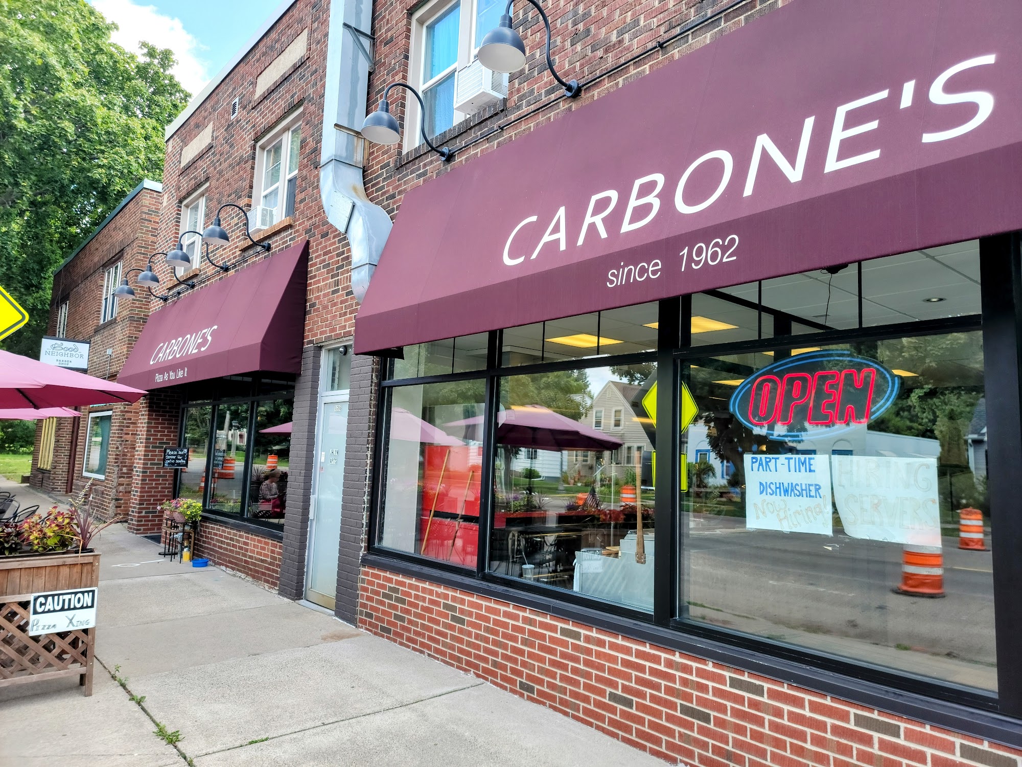 Carbones Pizza