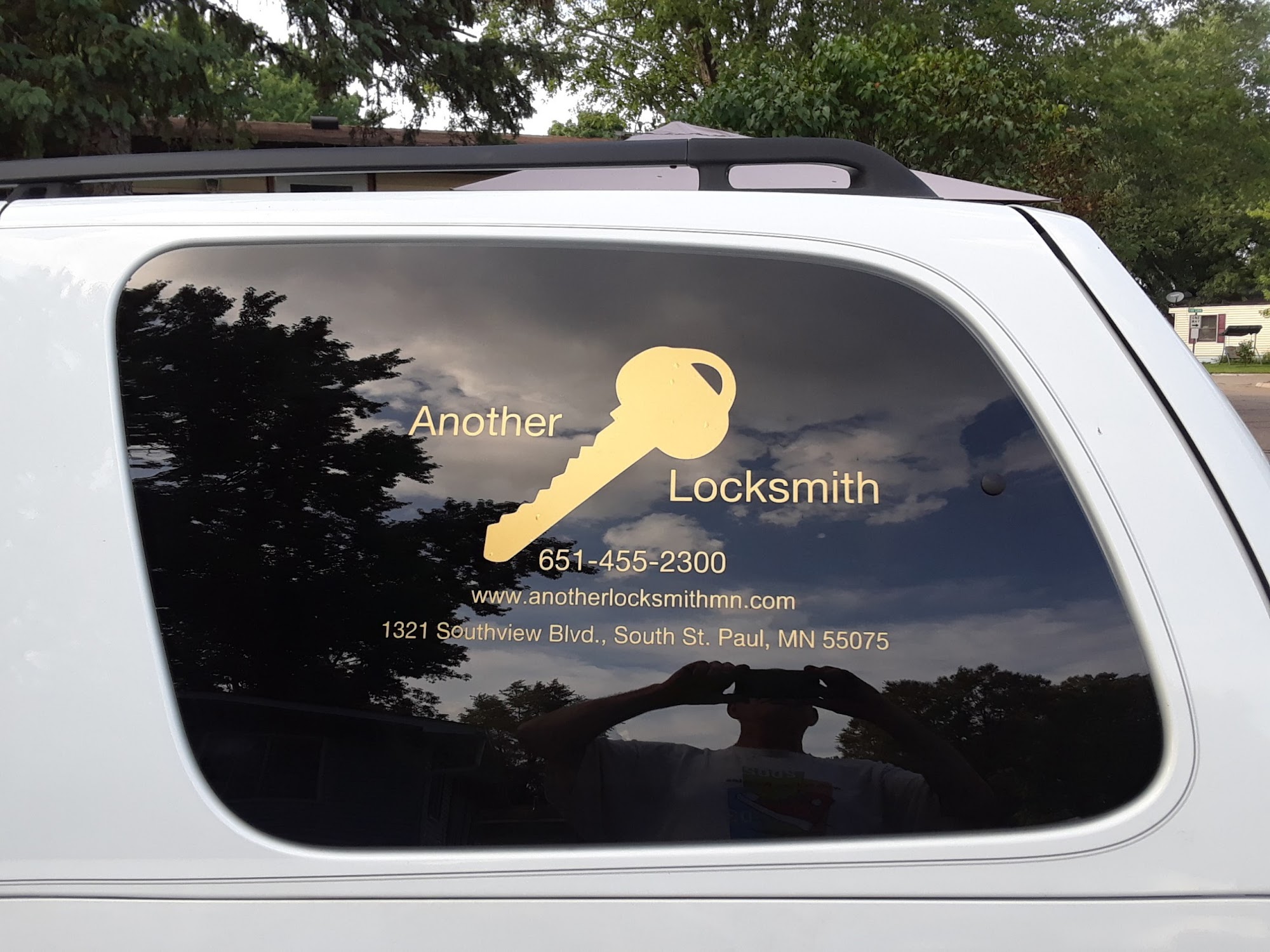 Another Locksmith 1321 Southview Blvd, South St Paul Minnesota 55075