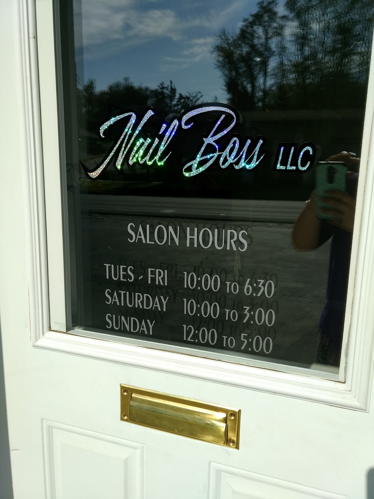 Nail Boss LLC 403 E Ashley Rd, Boonville Missouri 65233