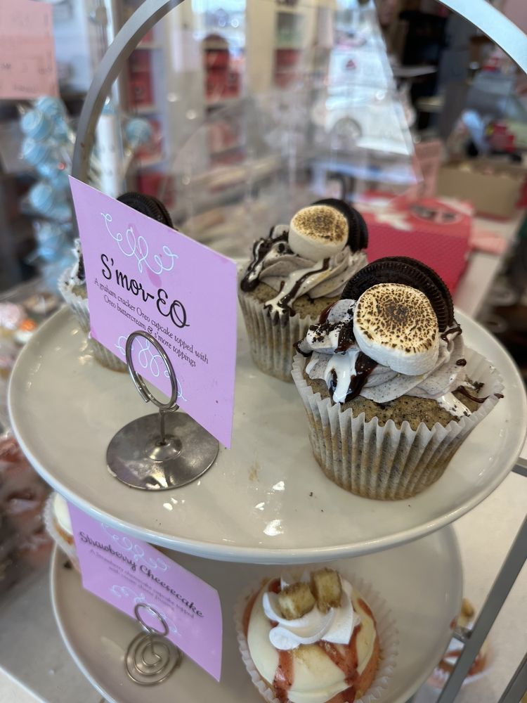 Smallcakes: A Cupcakery and Creamery - Chesterfield, MO