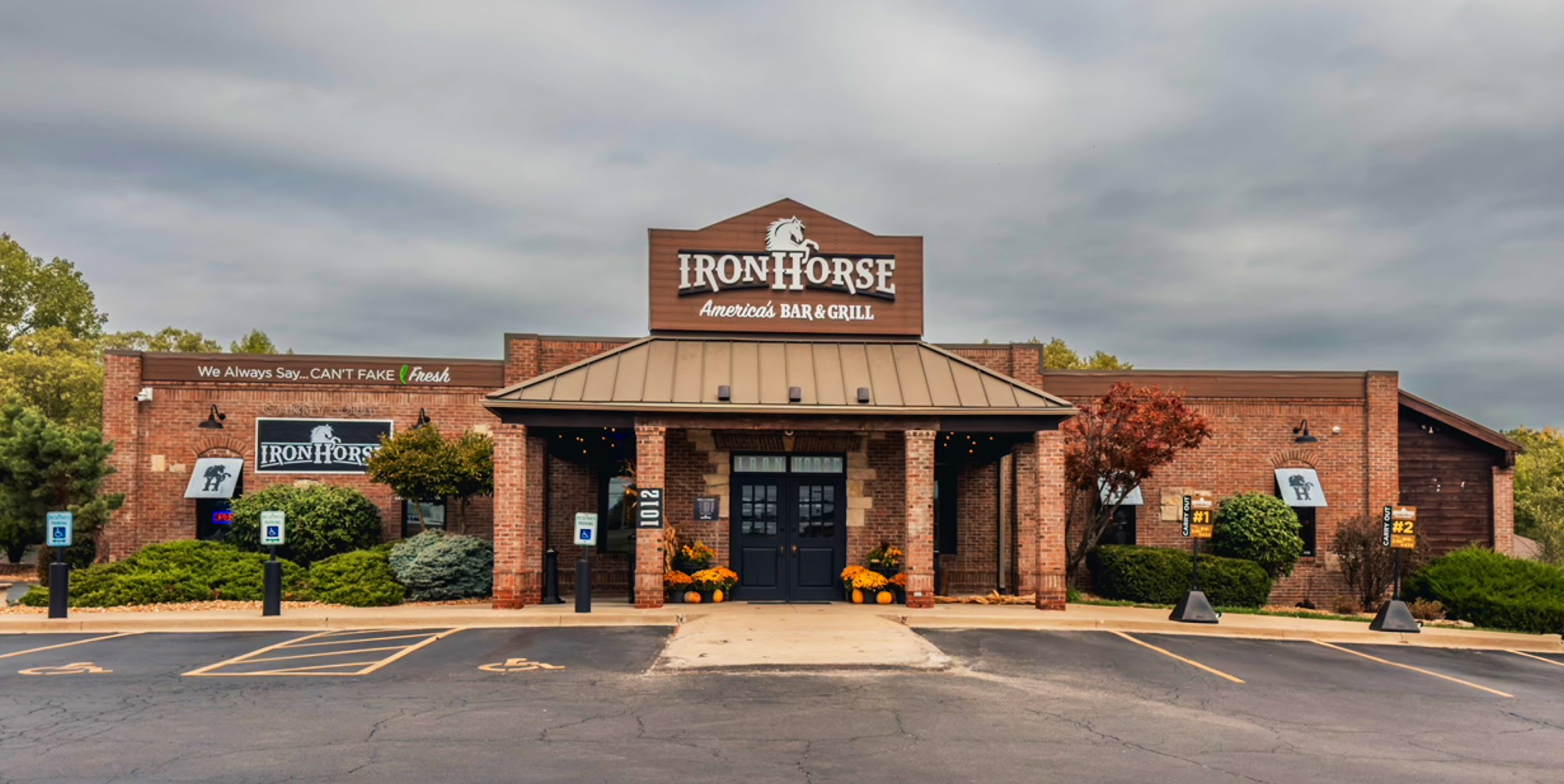 Iron Horse Bar & Grill - Lees Summit