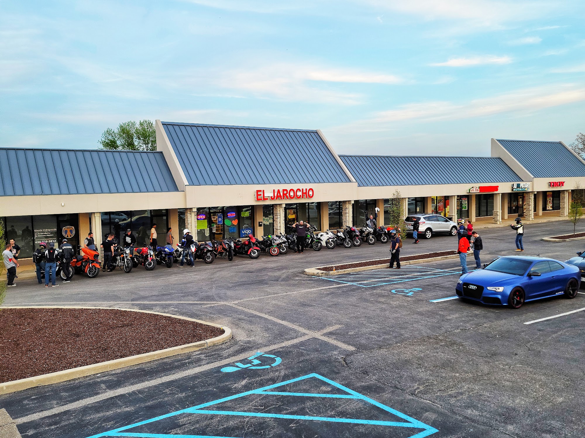 El jarocho Mexican store and taqueria