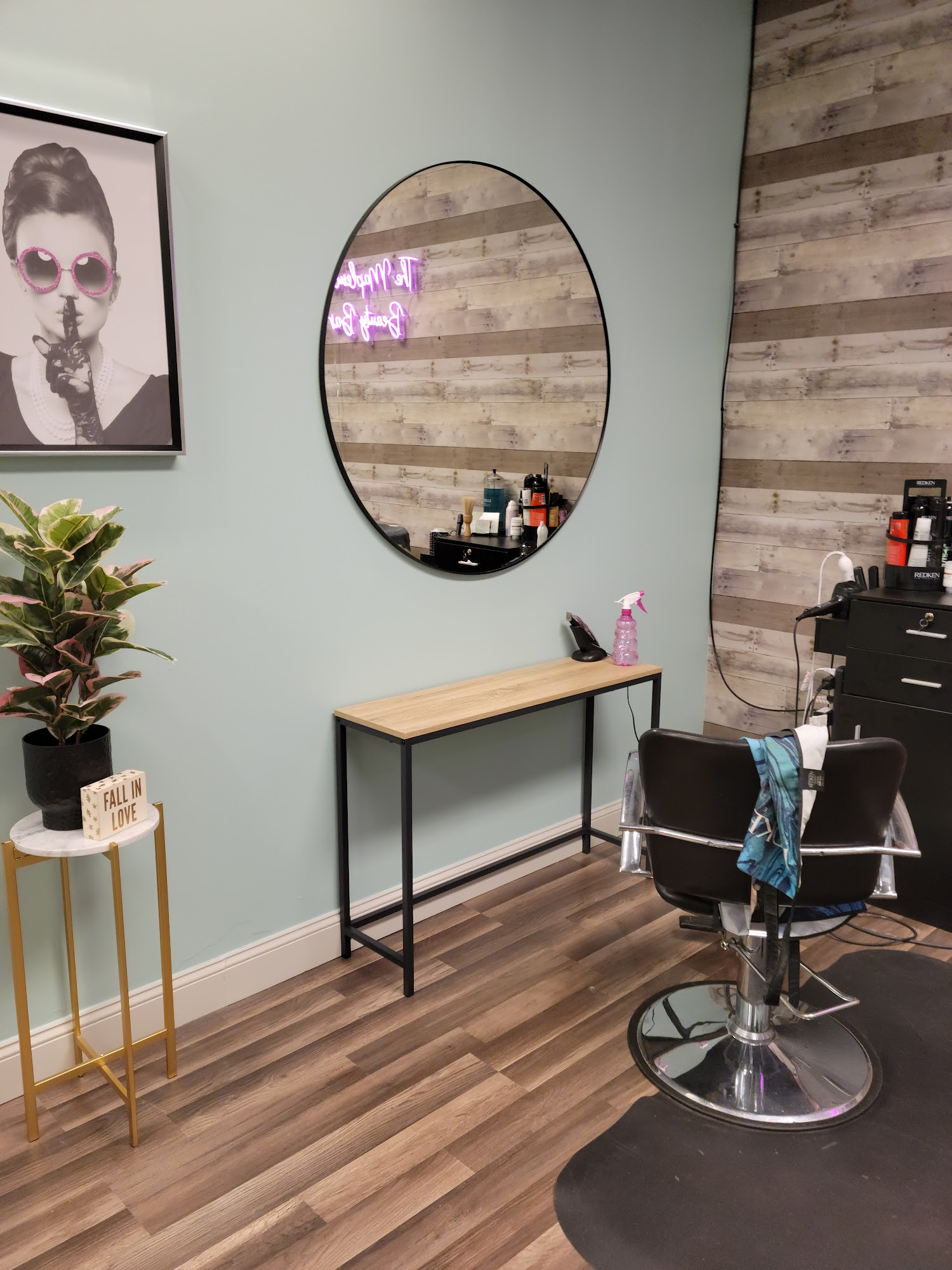 The Maplewood Beauty Bar Salon 7403 Manchester Rd, Maplewood Missouri 63143