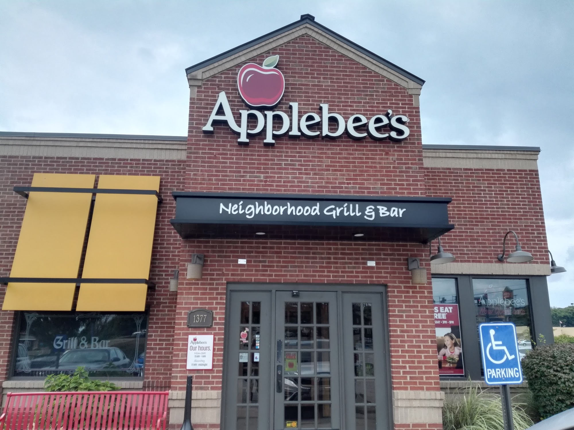 Applebee's Grill + Bar