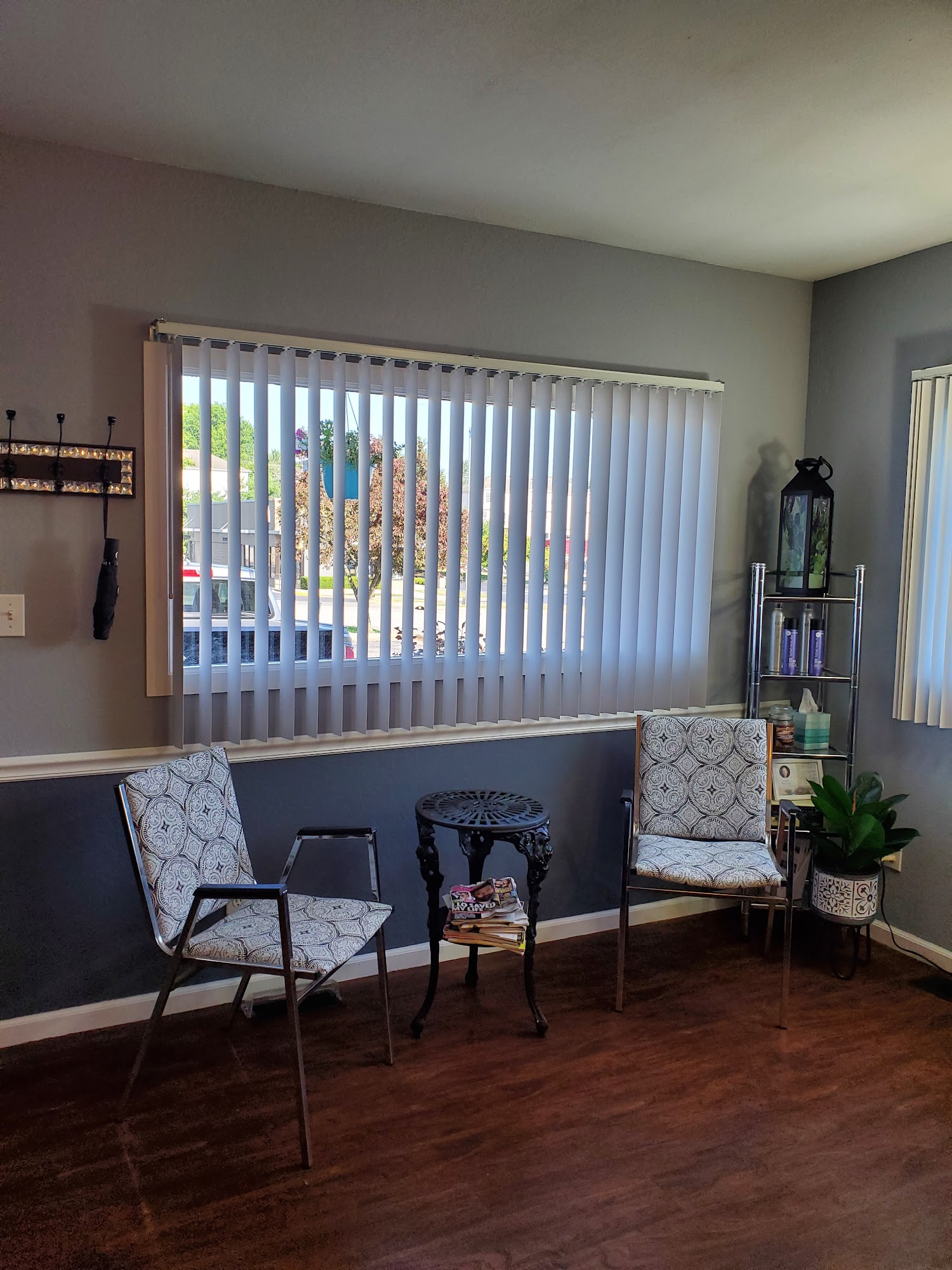 Salon Chalet/Chalet Inn Beauty Salon 411 MO-7, Pleasant Hill Missouri 64080