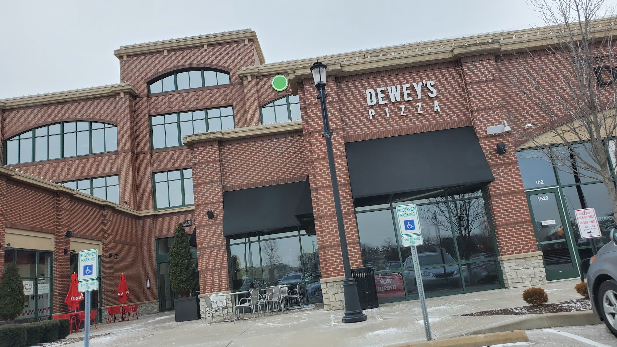 Dewey's Pizza