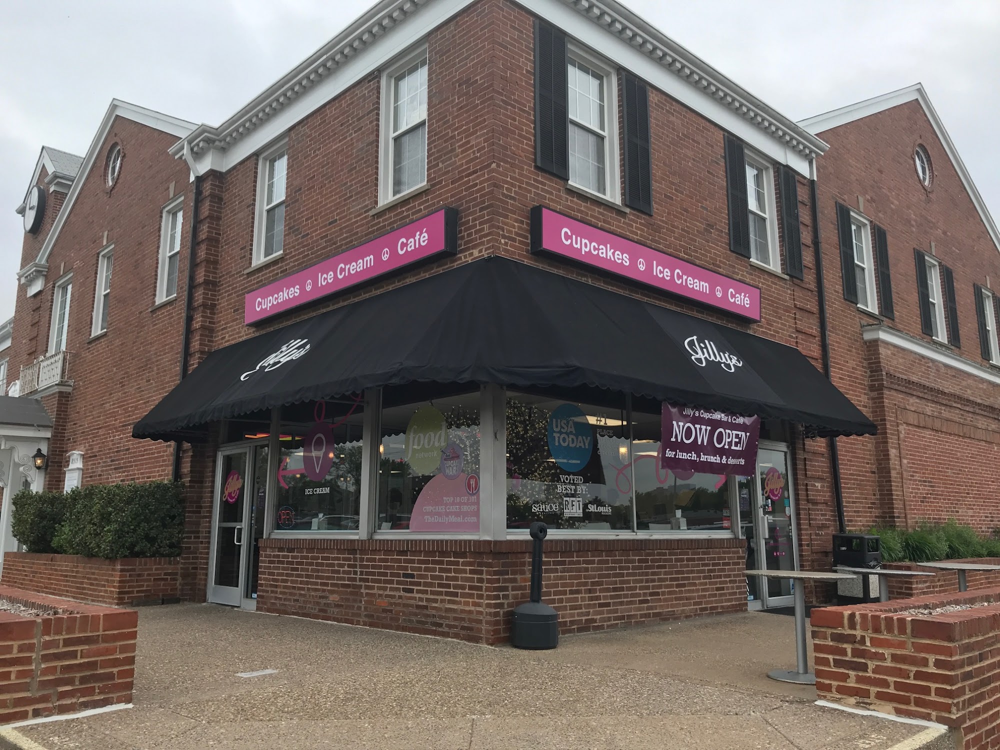 Jilly's Cupcake Bar & Café