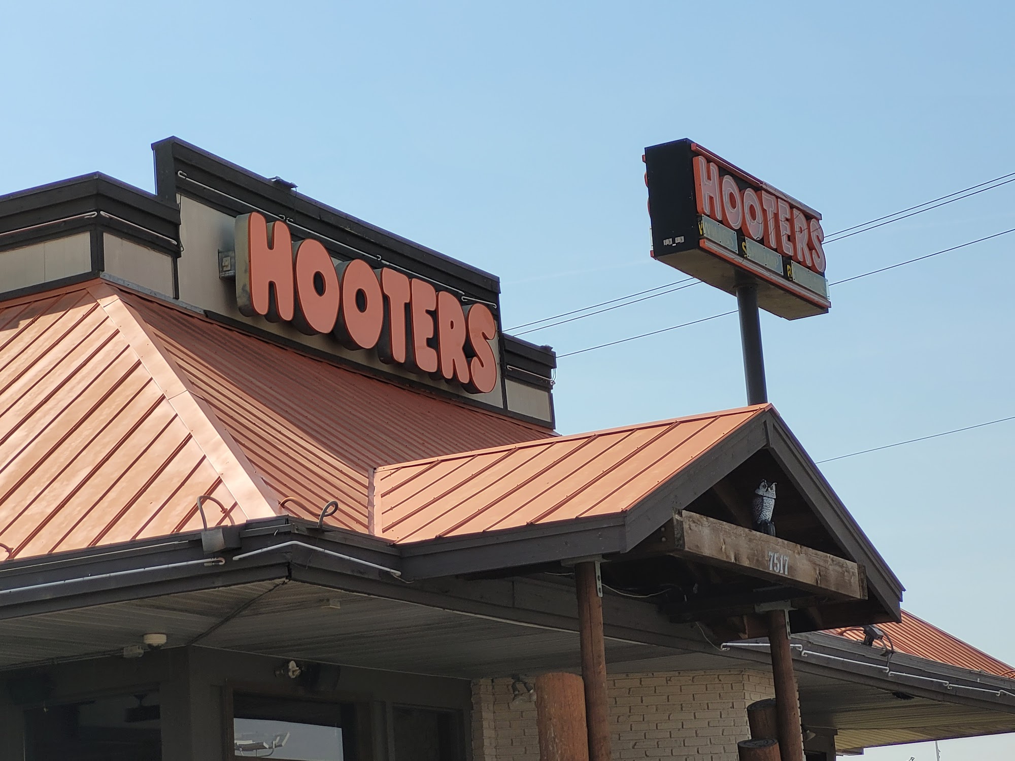 Hooters