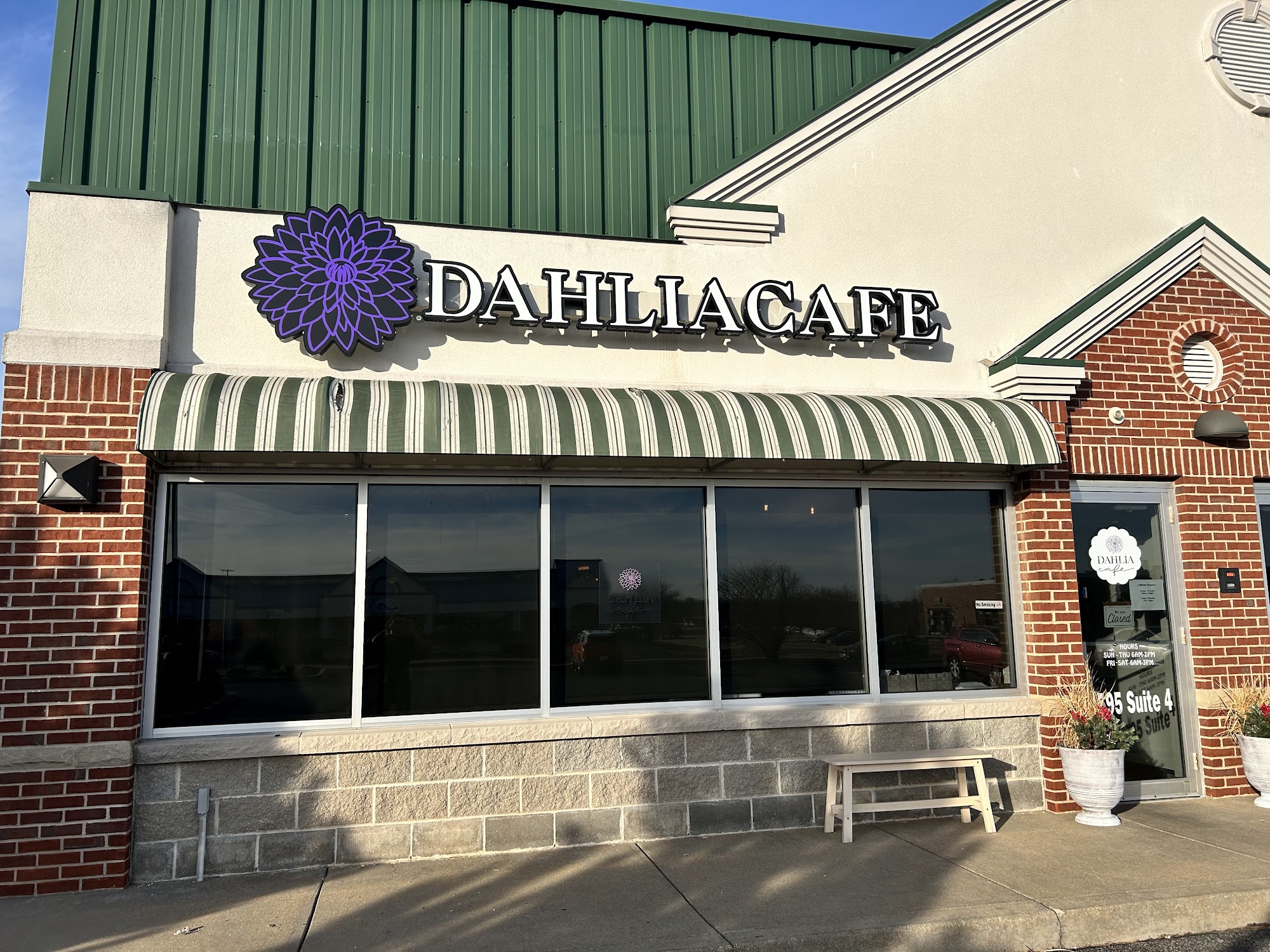 Dahlia Cafe