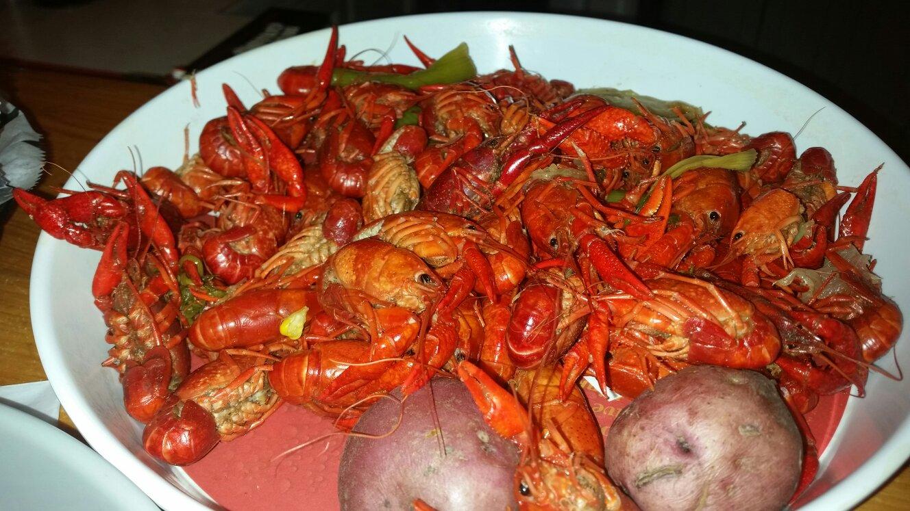 Lou's Bar and Seafood