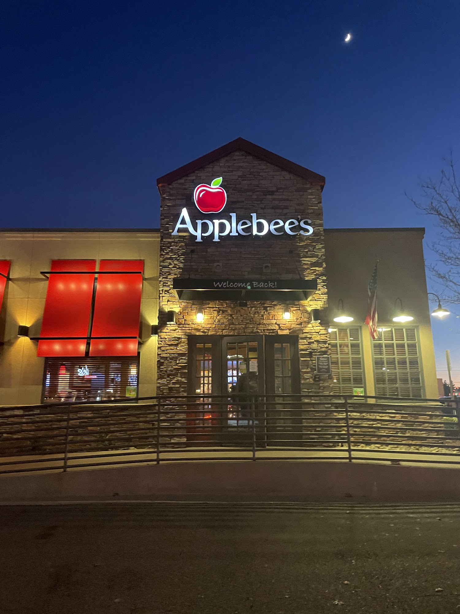 Applebee's Grill + Bar