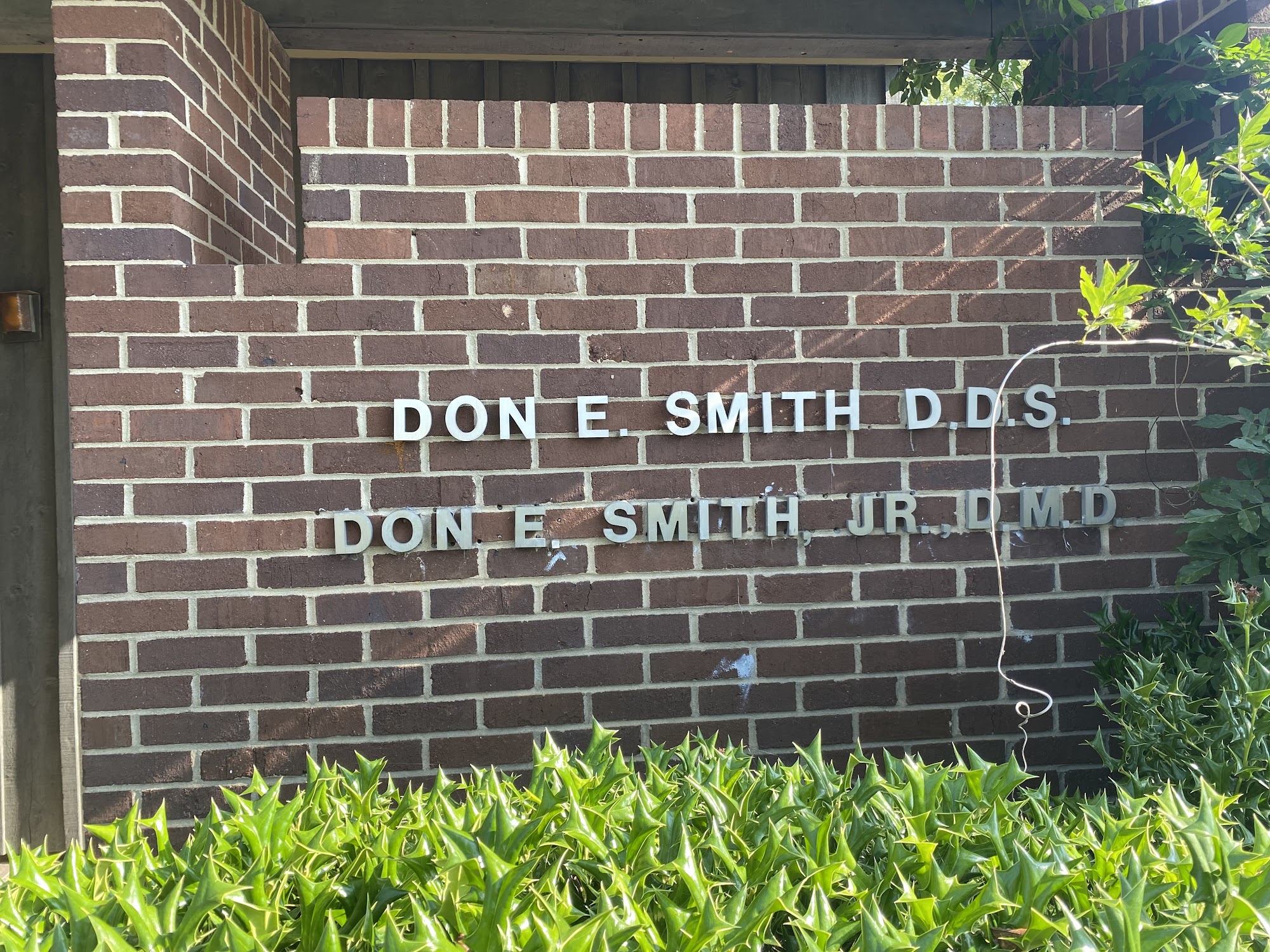 Smith Dental 300 W Adams St, Kosciusko Mississippi 39090