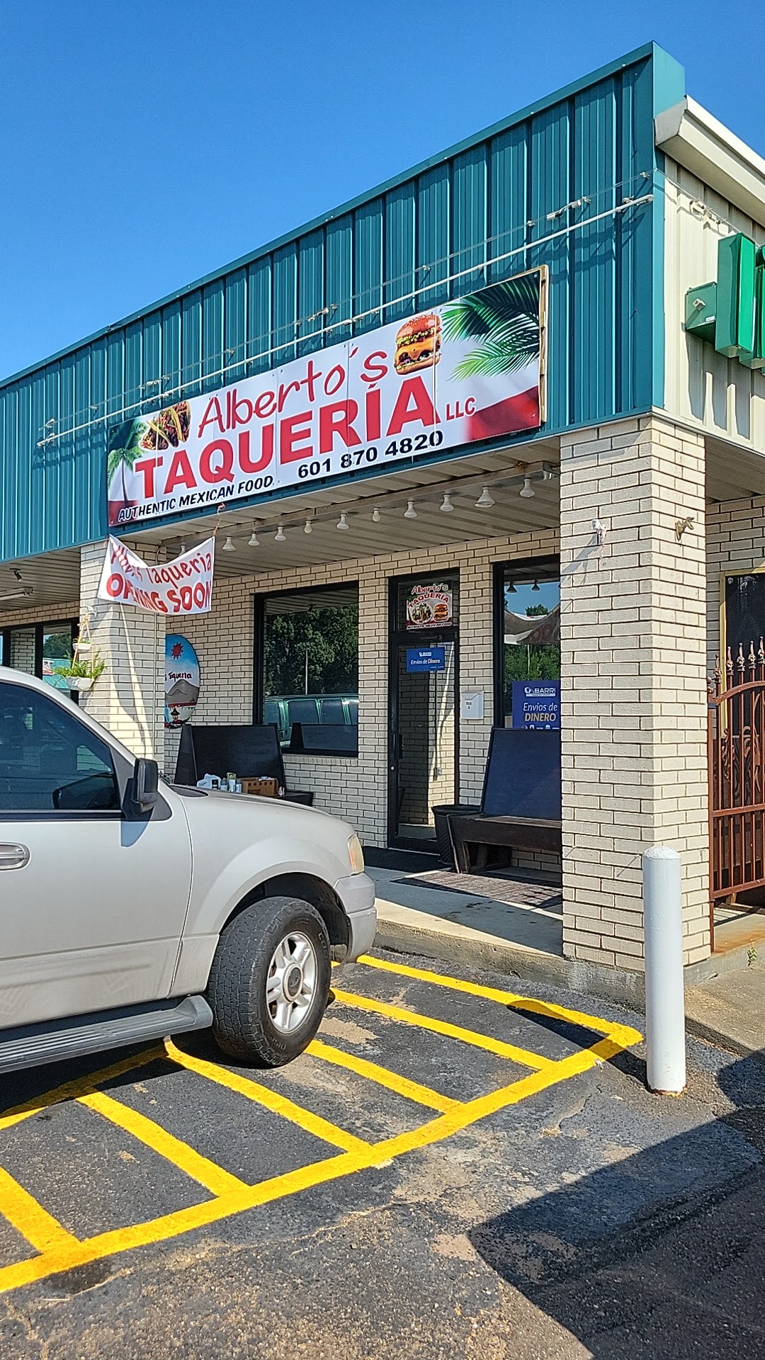 Alberto's Taqueria