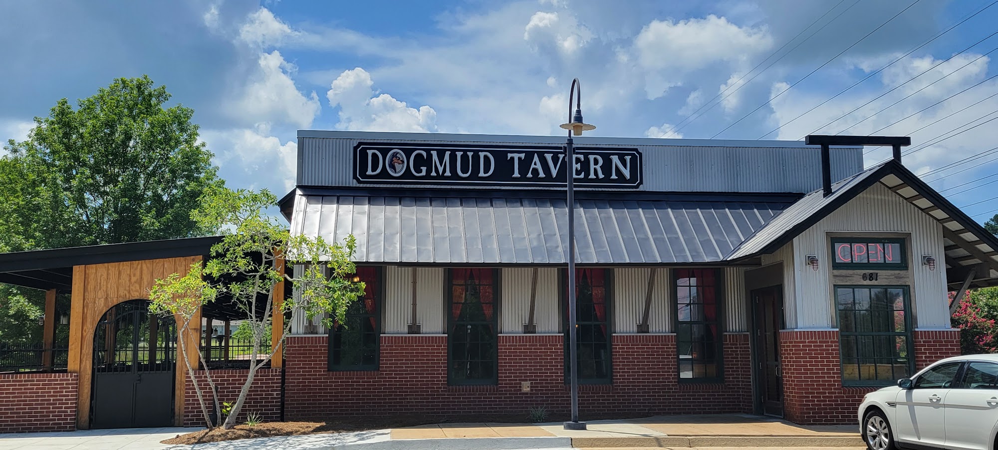 Dogmud Tavern