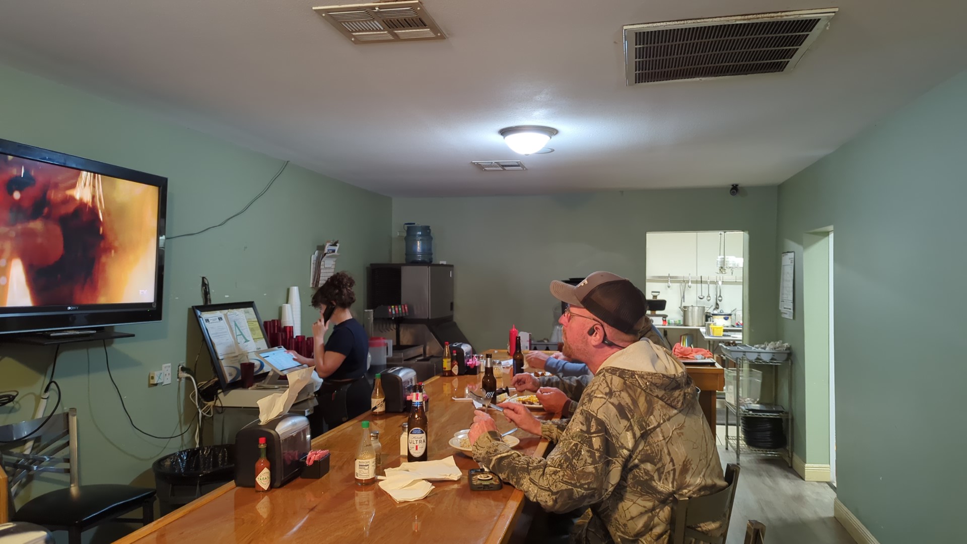 S & B Sports Bar