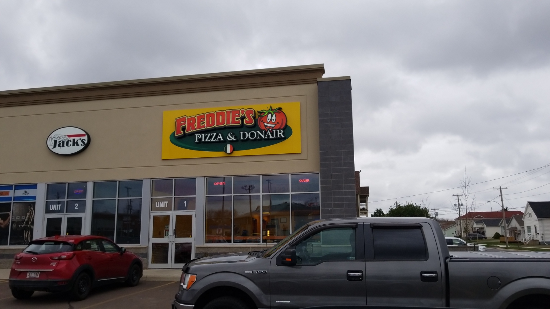 Freddie's Pizza & Donair