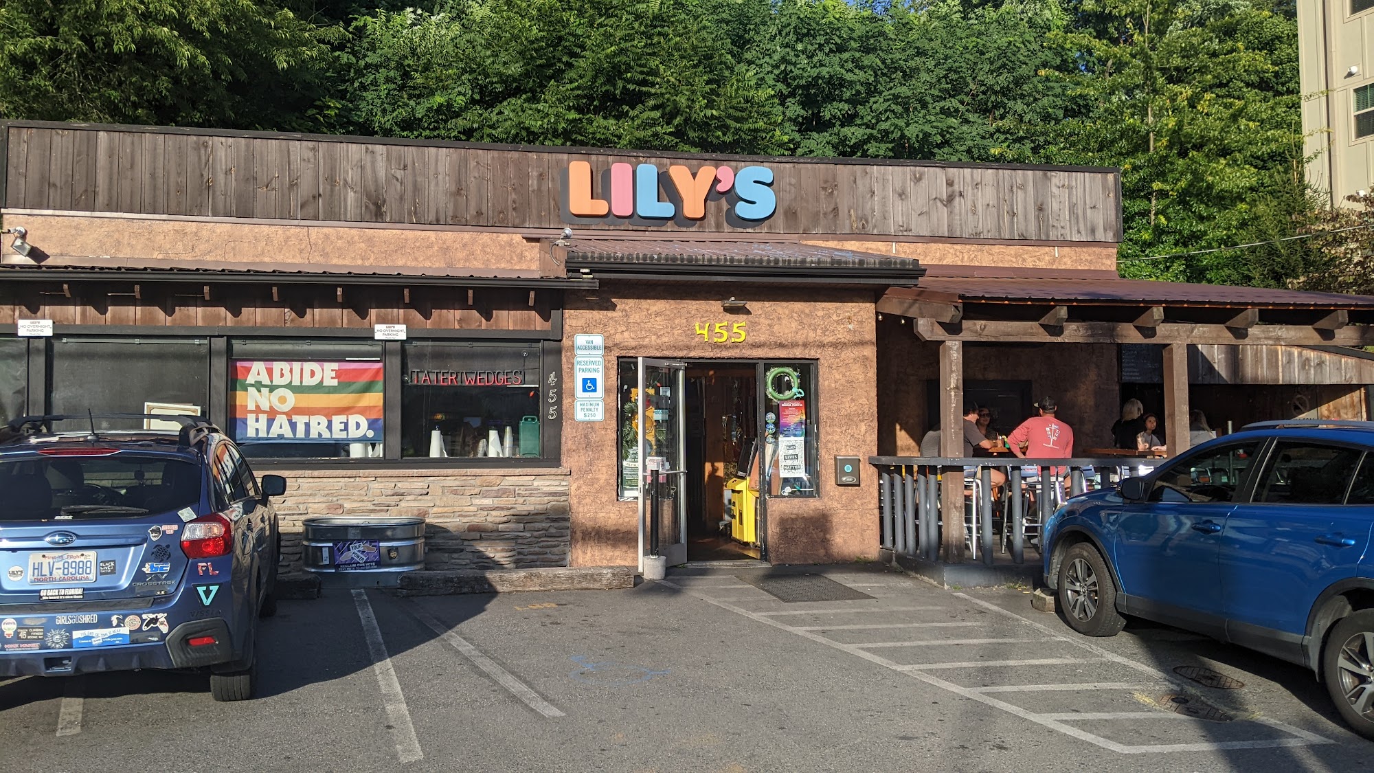 Lily's Snack Bar