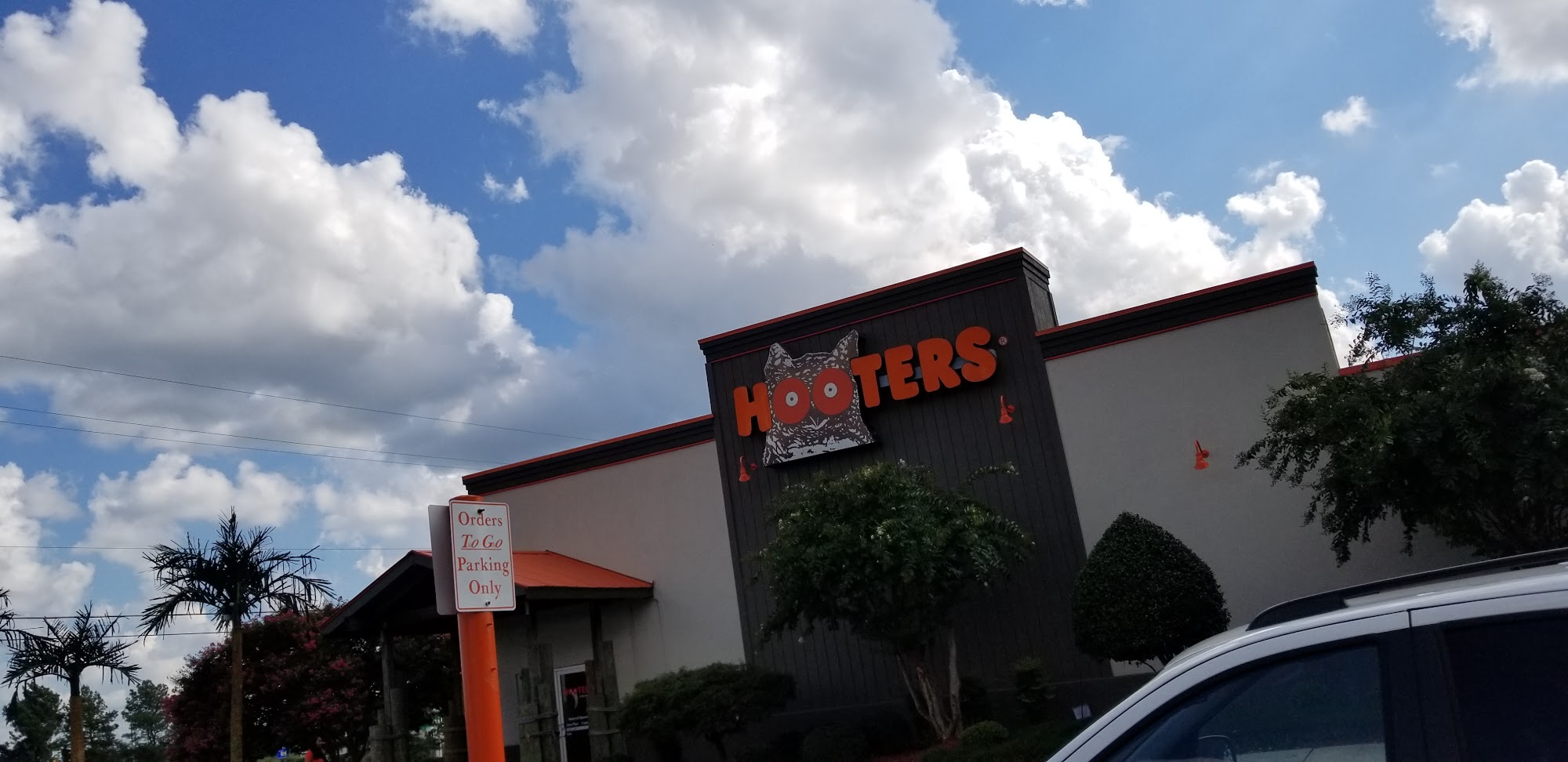 Hooters