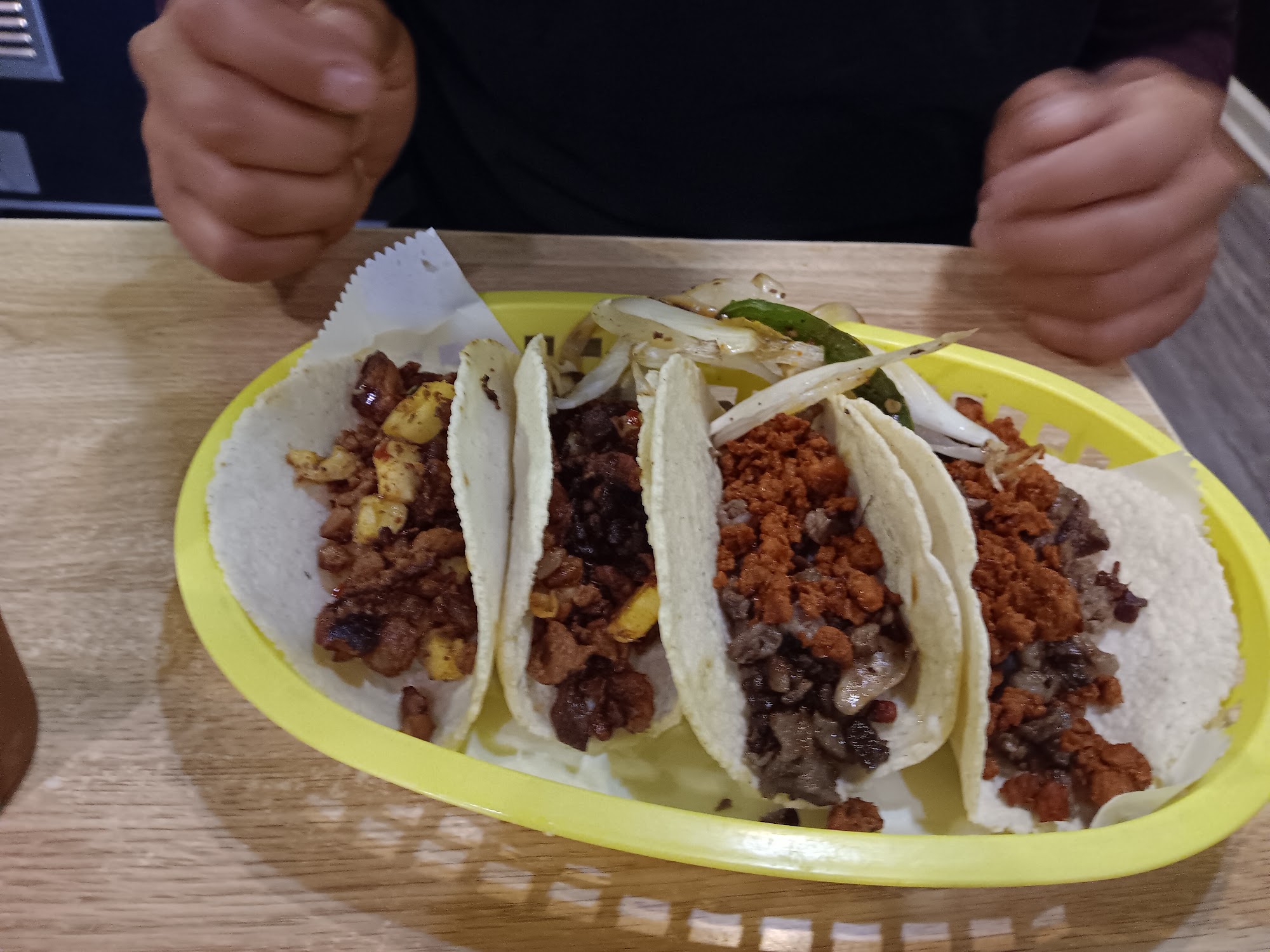 Tacos Estilo Hidalgo #2 y Pupuseria