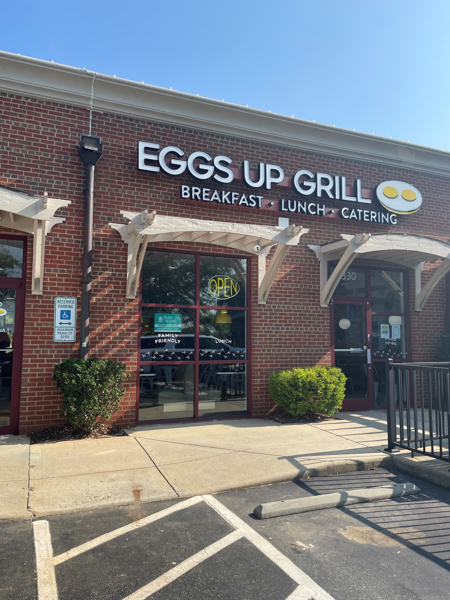 Eggs Up Grill