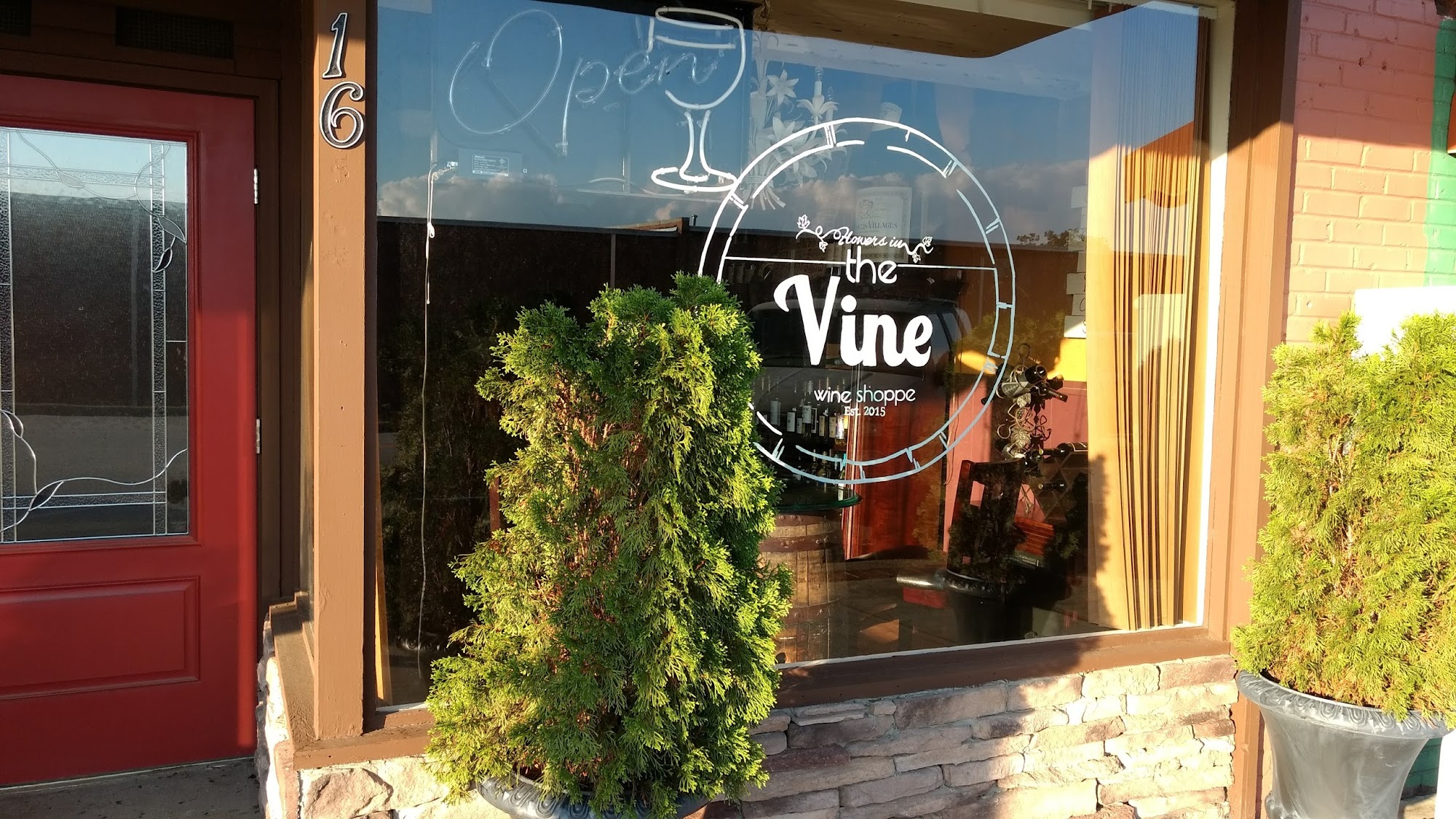 THE VINE wine shoppe