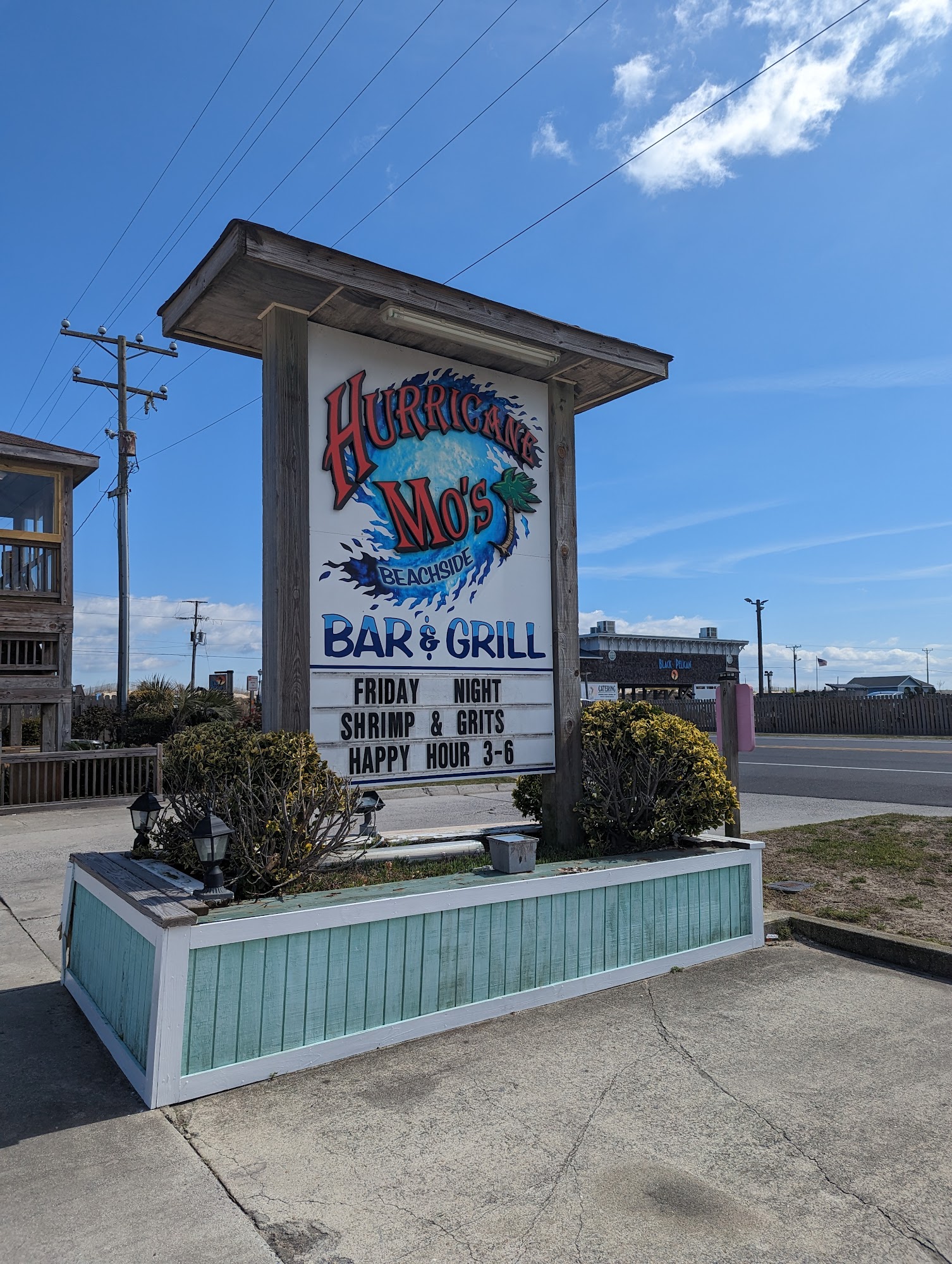 Hurricane Mo's Beachside Bar And Grill