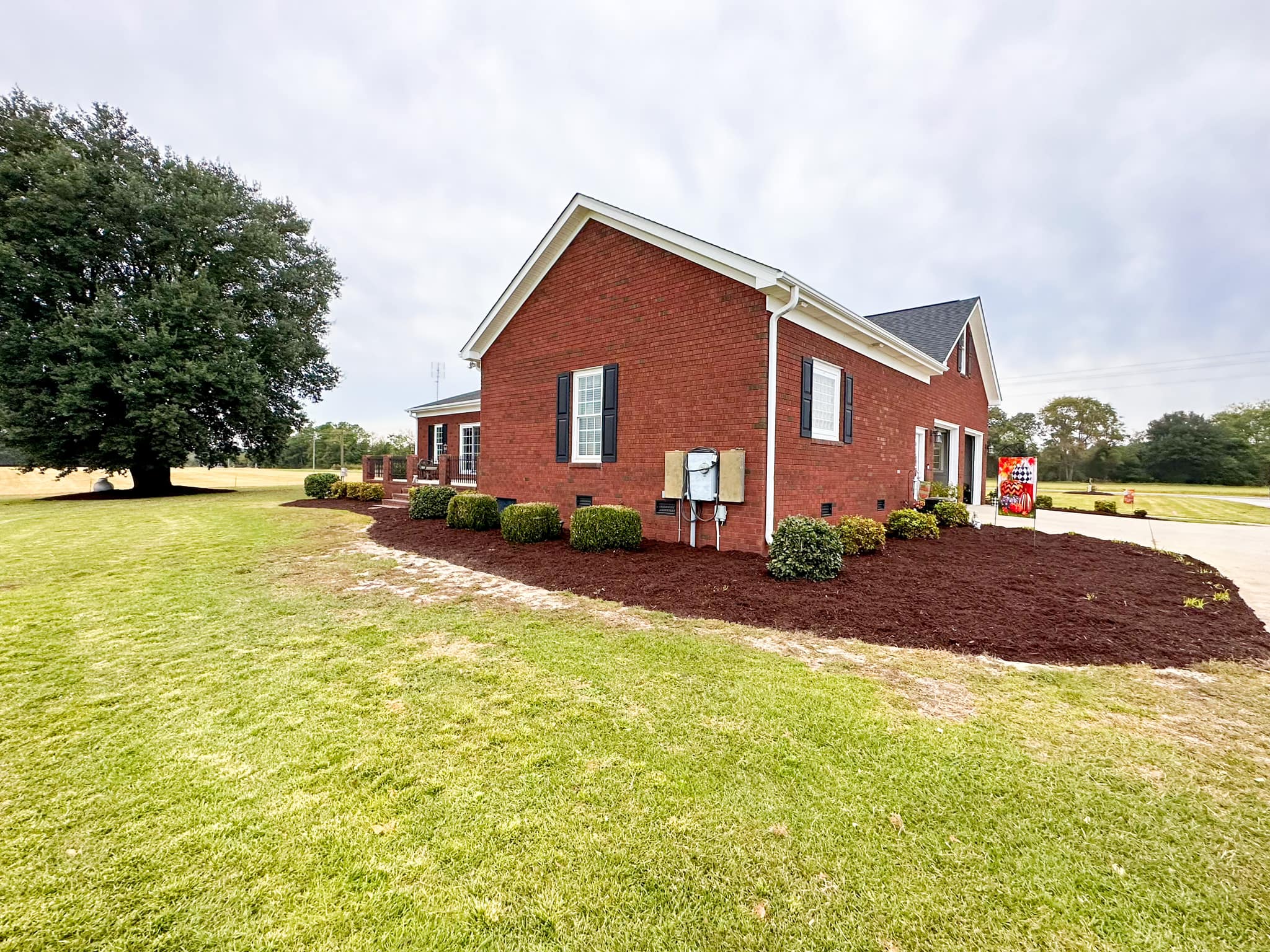 Riley Landscaping and Lawn Maintenance, LLC 405 E Washington St, La Grange North Carolina 28551