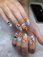 Nails Q