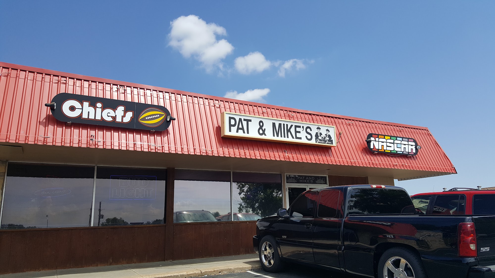 Pat & Mike's Bar