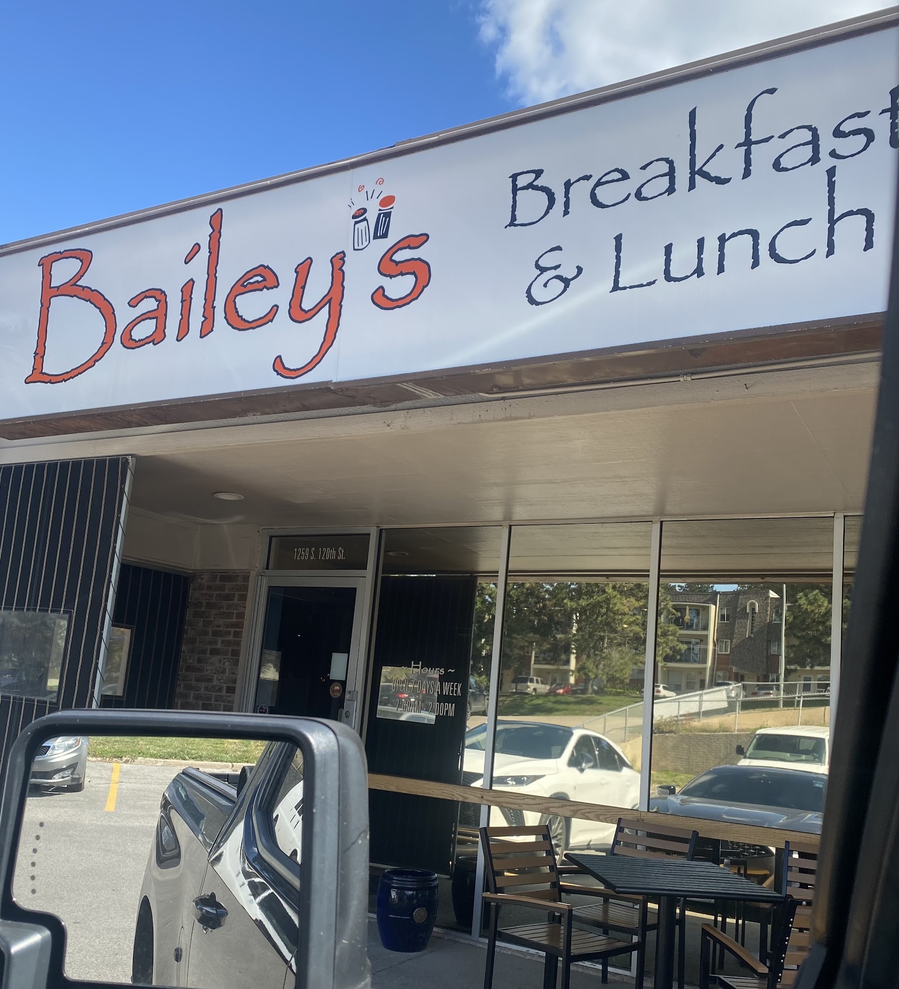 Bailey's Breakfast & Lunch