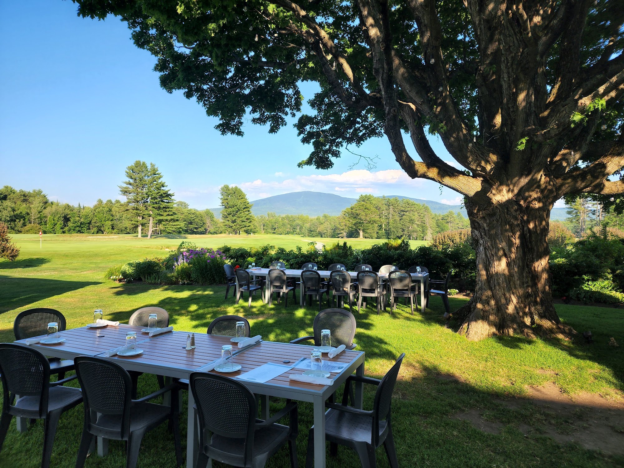 HENRY'S at Lake Sunapee Country Club