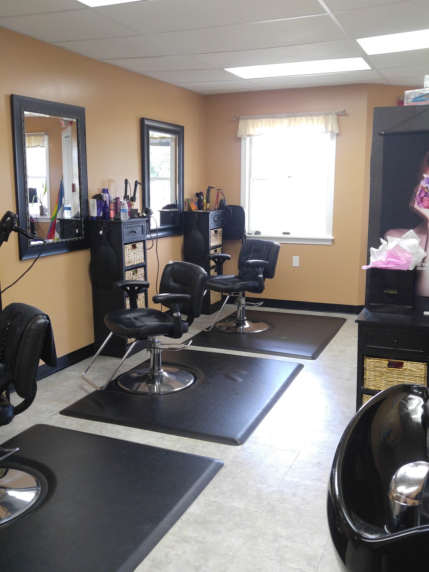 Patrick Kelly Hair Design 200 Lafayette Rd, North Hampton New Hampshire 03862